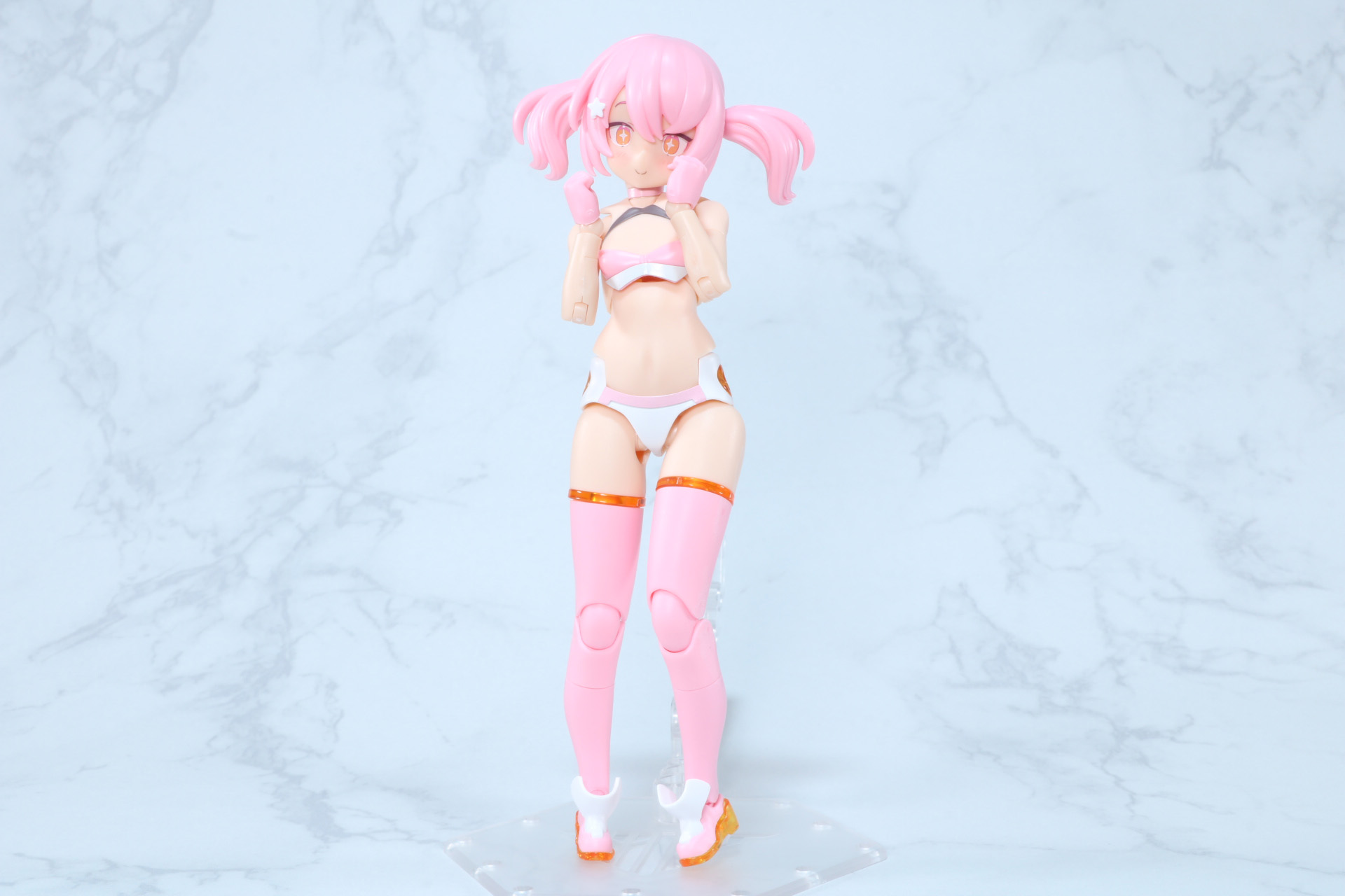 展示ディスプレイでポーズの幅が広がる