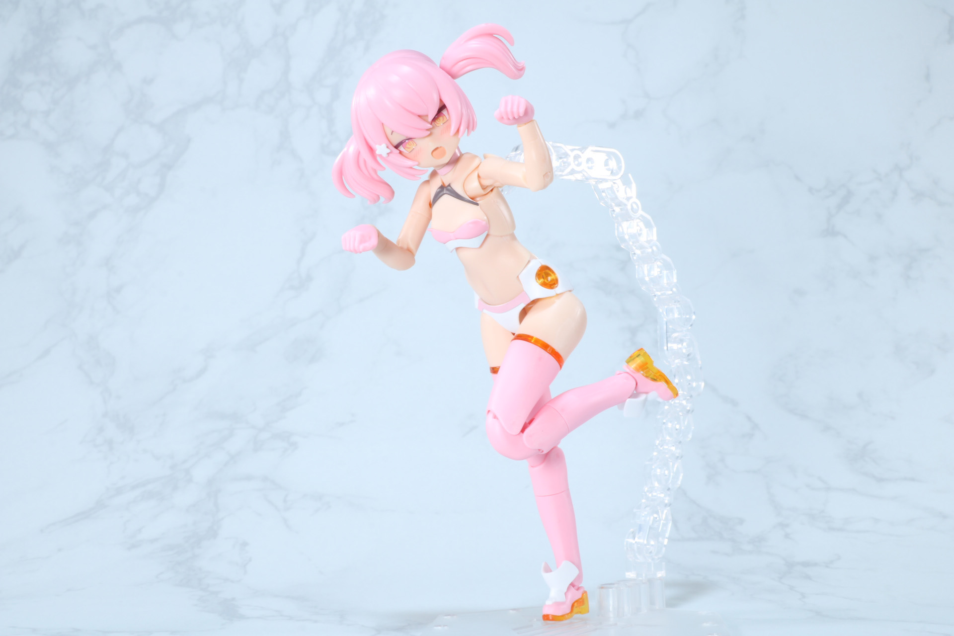 展示ディスプレイでポーズの幅が広がる