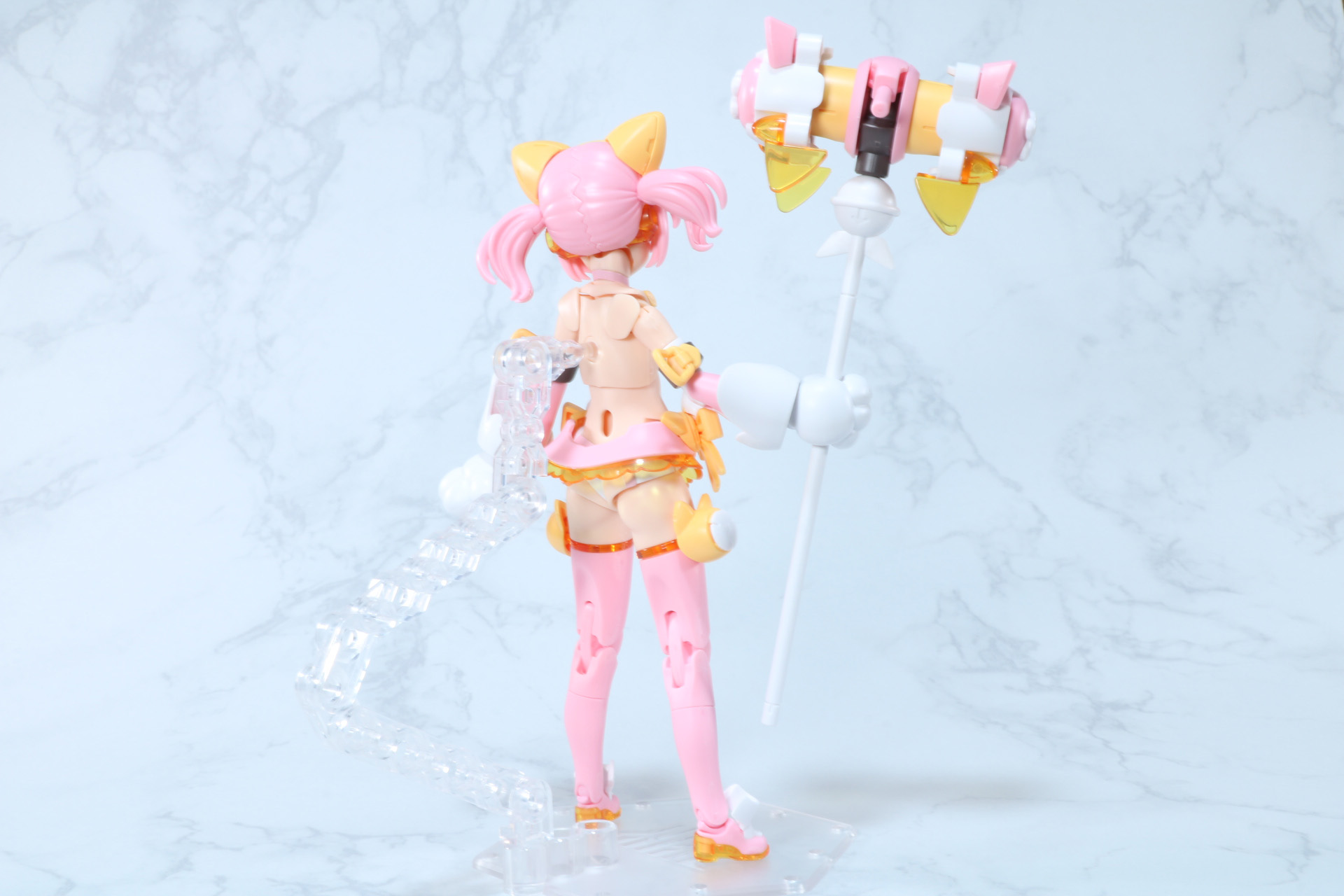 ネコミミ型のアクセサリなどが追加