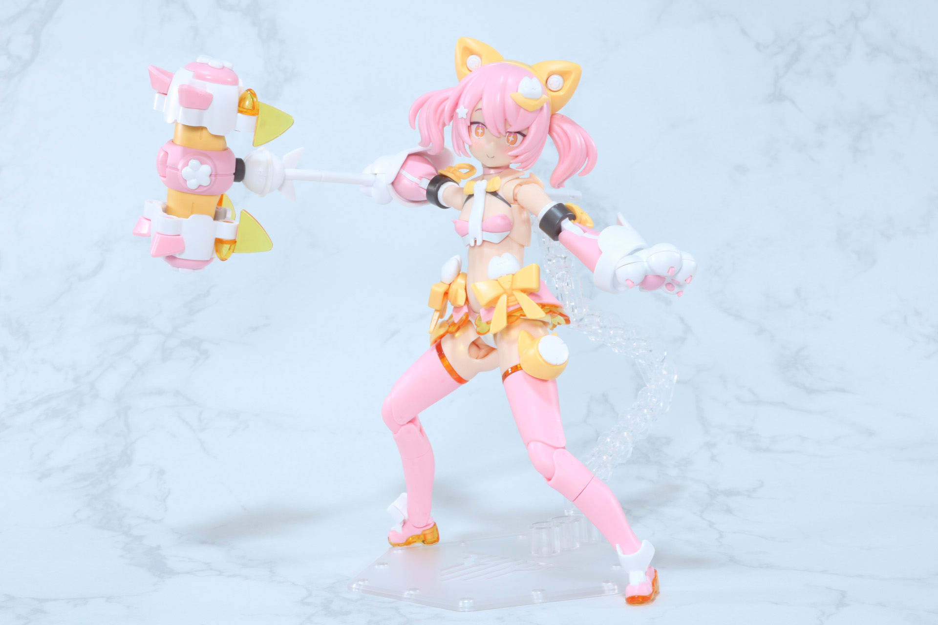 巨大な「スタンプハンマー」を振り回す