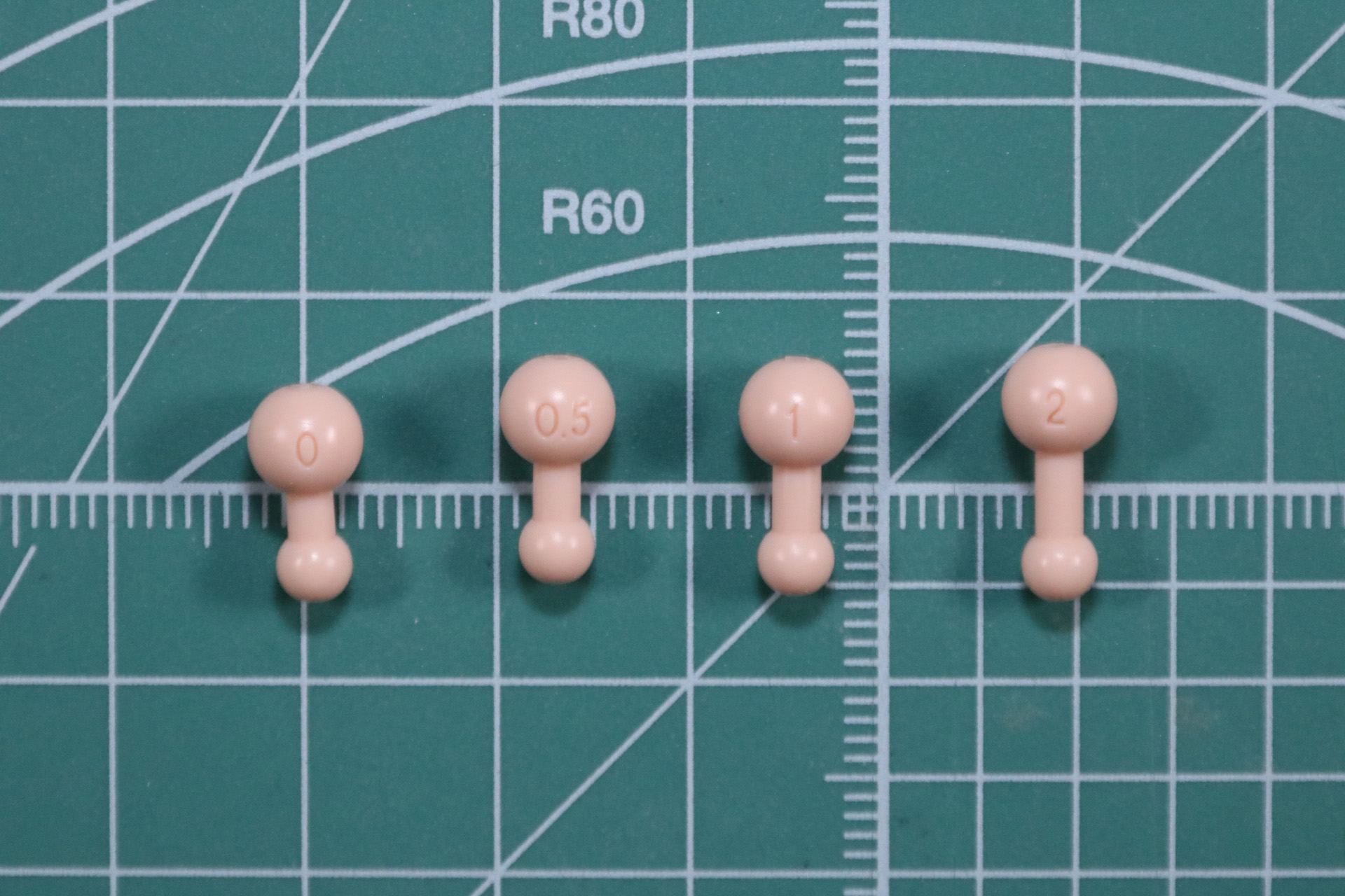 各シリーズに合わせた首のジョイントパーツ