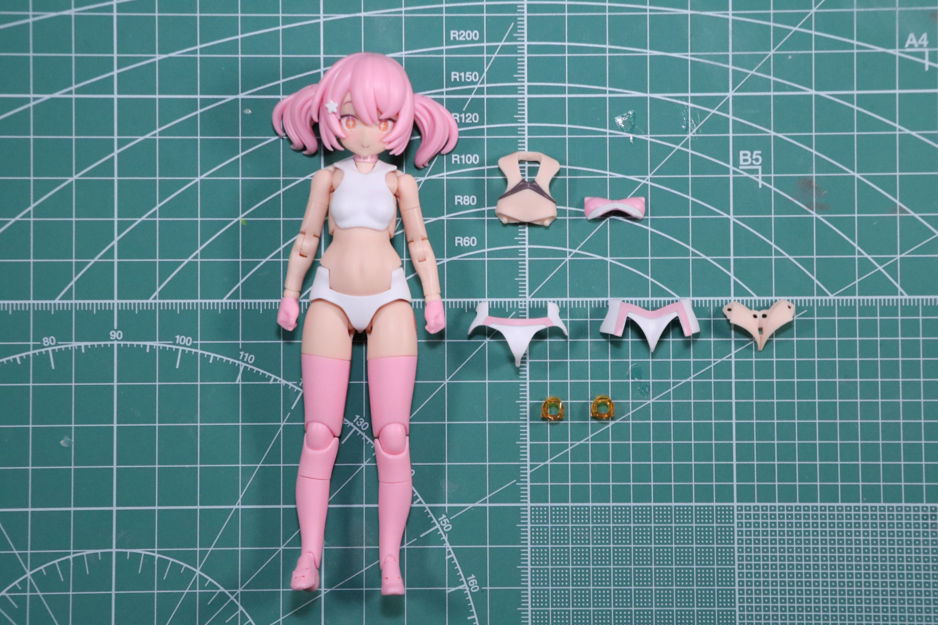 パーツを差し替えてコスチュームモードに