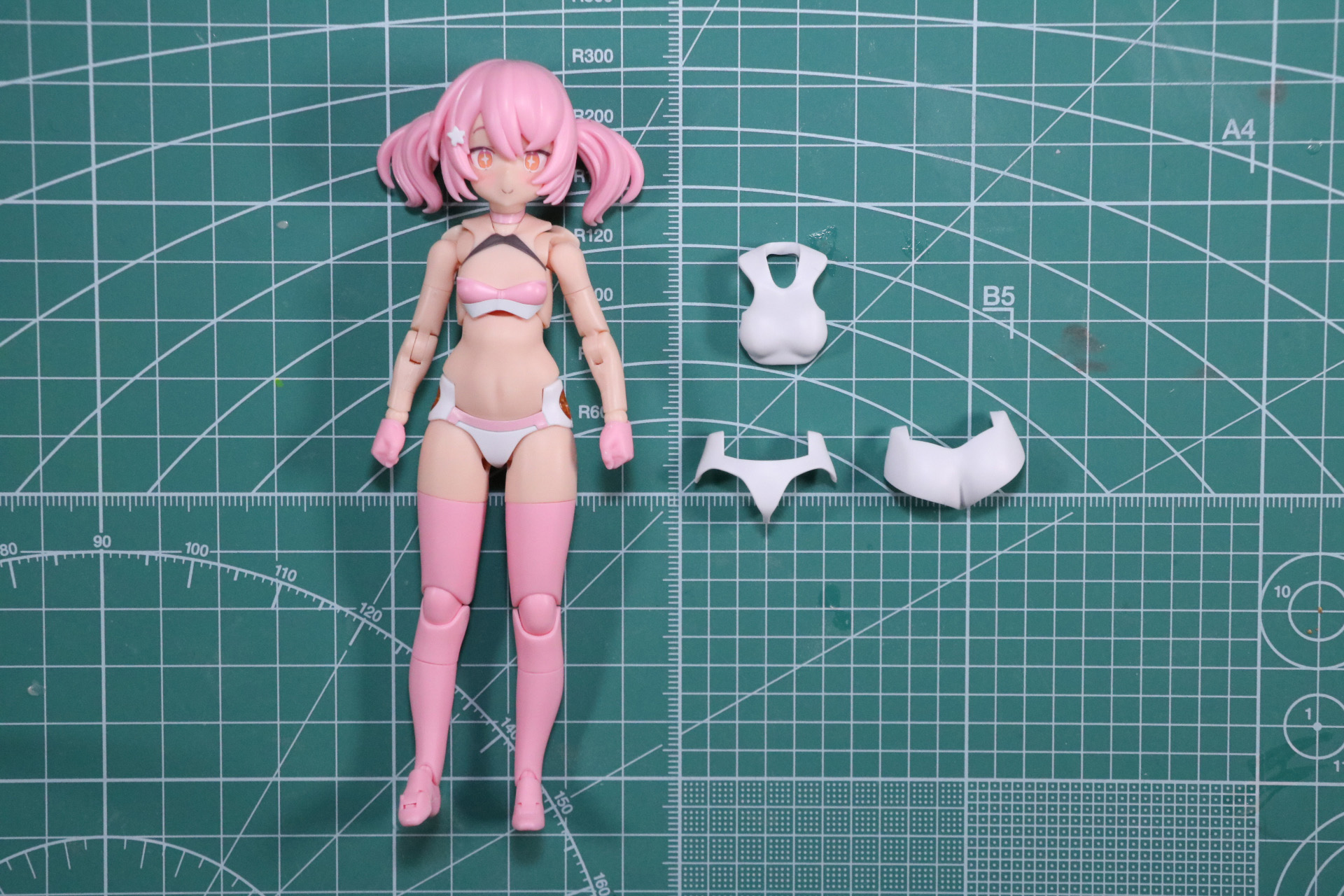 パーツを差し替えてコスチュームモードに