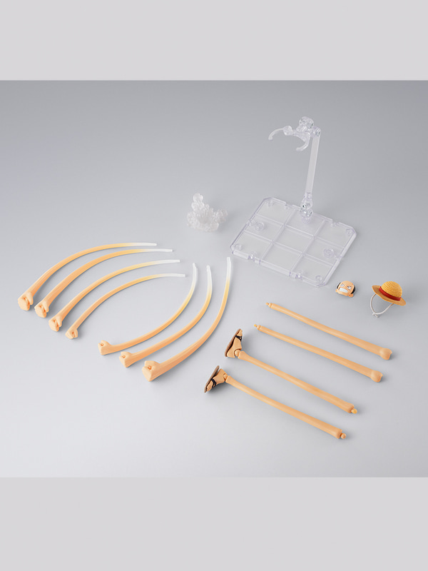 各種オプションパーツに加え、専用台座が付属。様々なシーンを再現して楽しめる