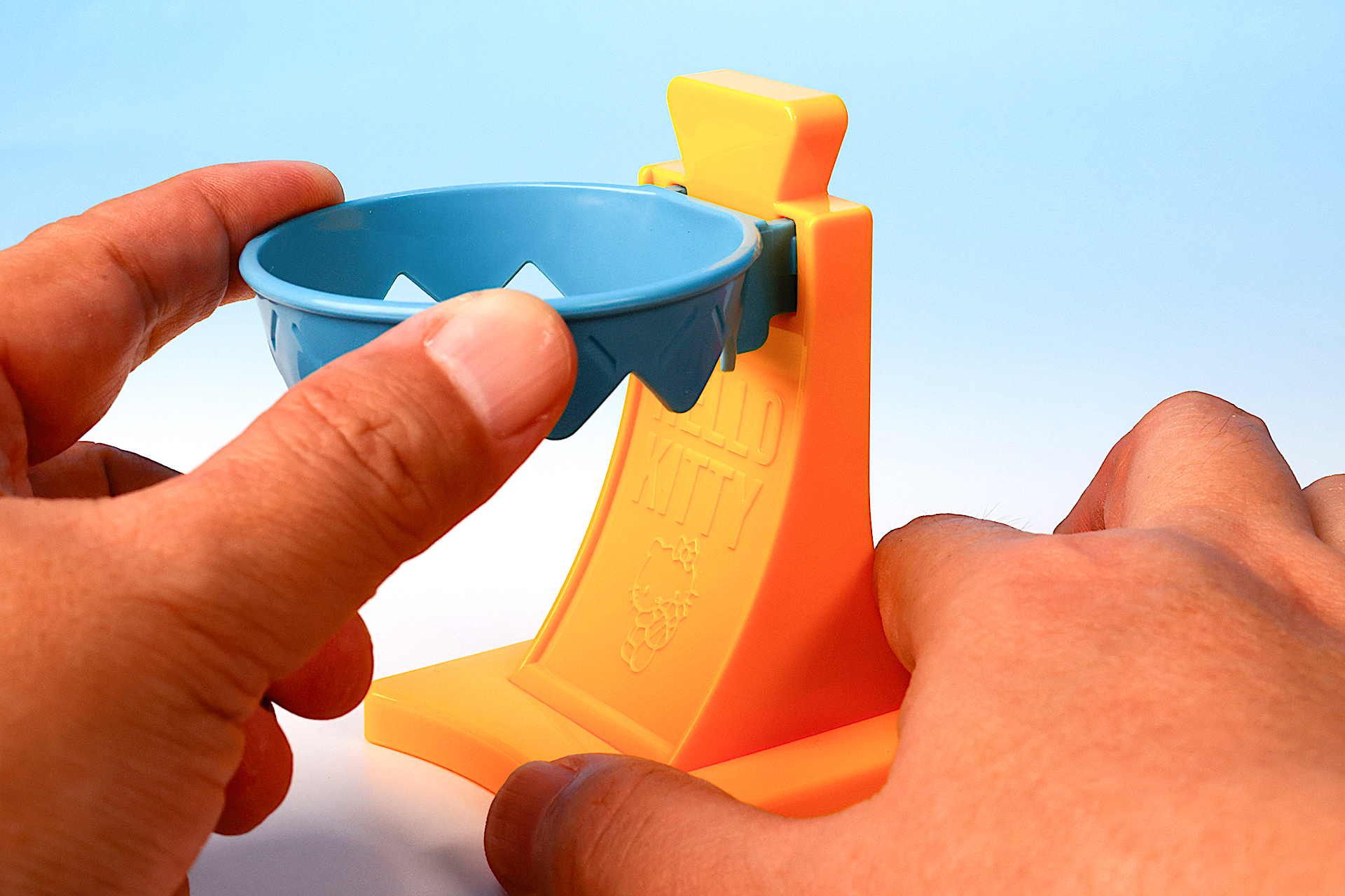 ゴールはバラバラの状態で入っているので、まずはこちらを組み立てていこう