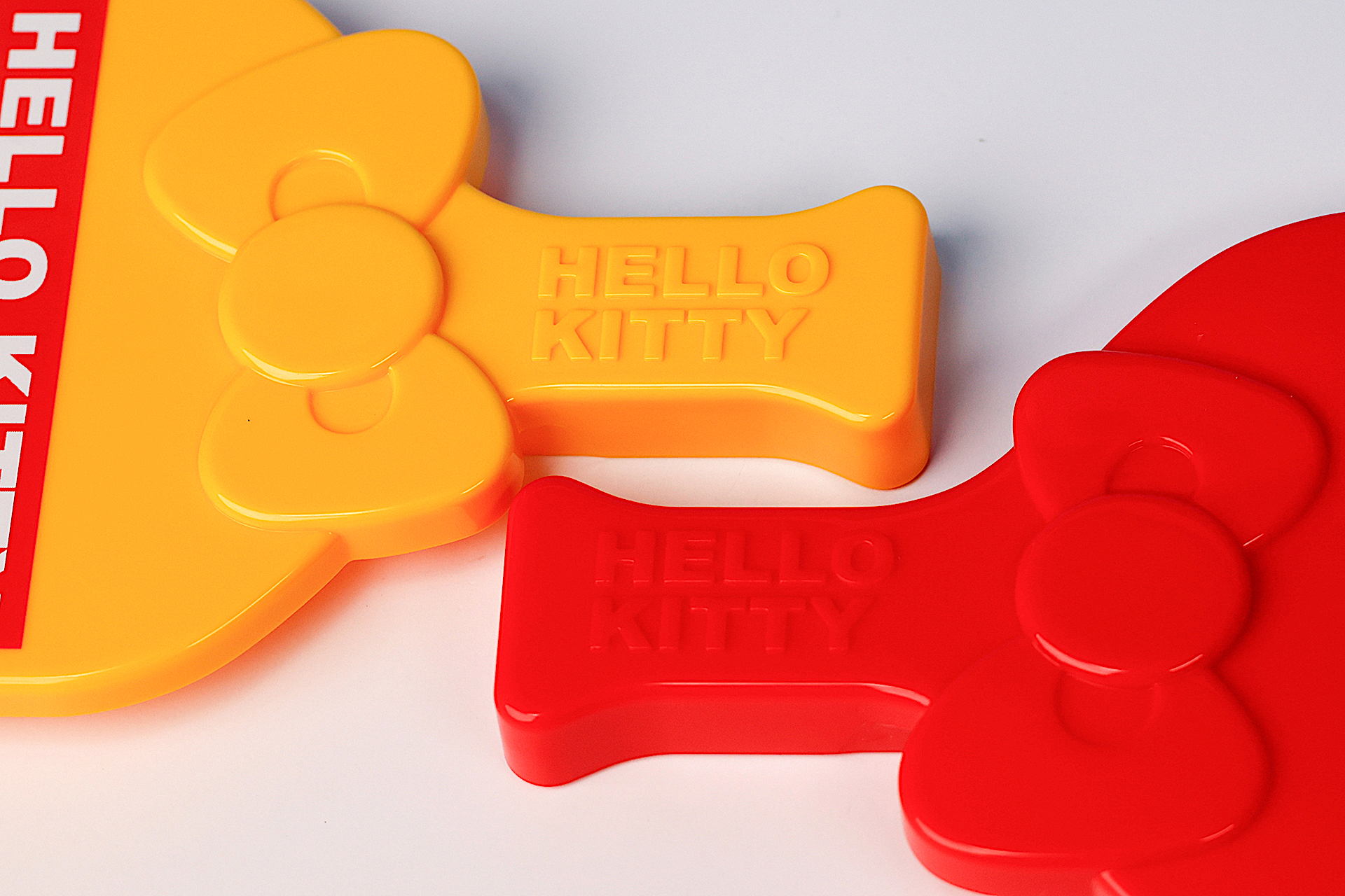 ロゴの向きがそれぞれ異なっているところは面白い