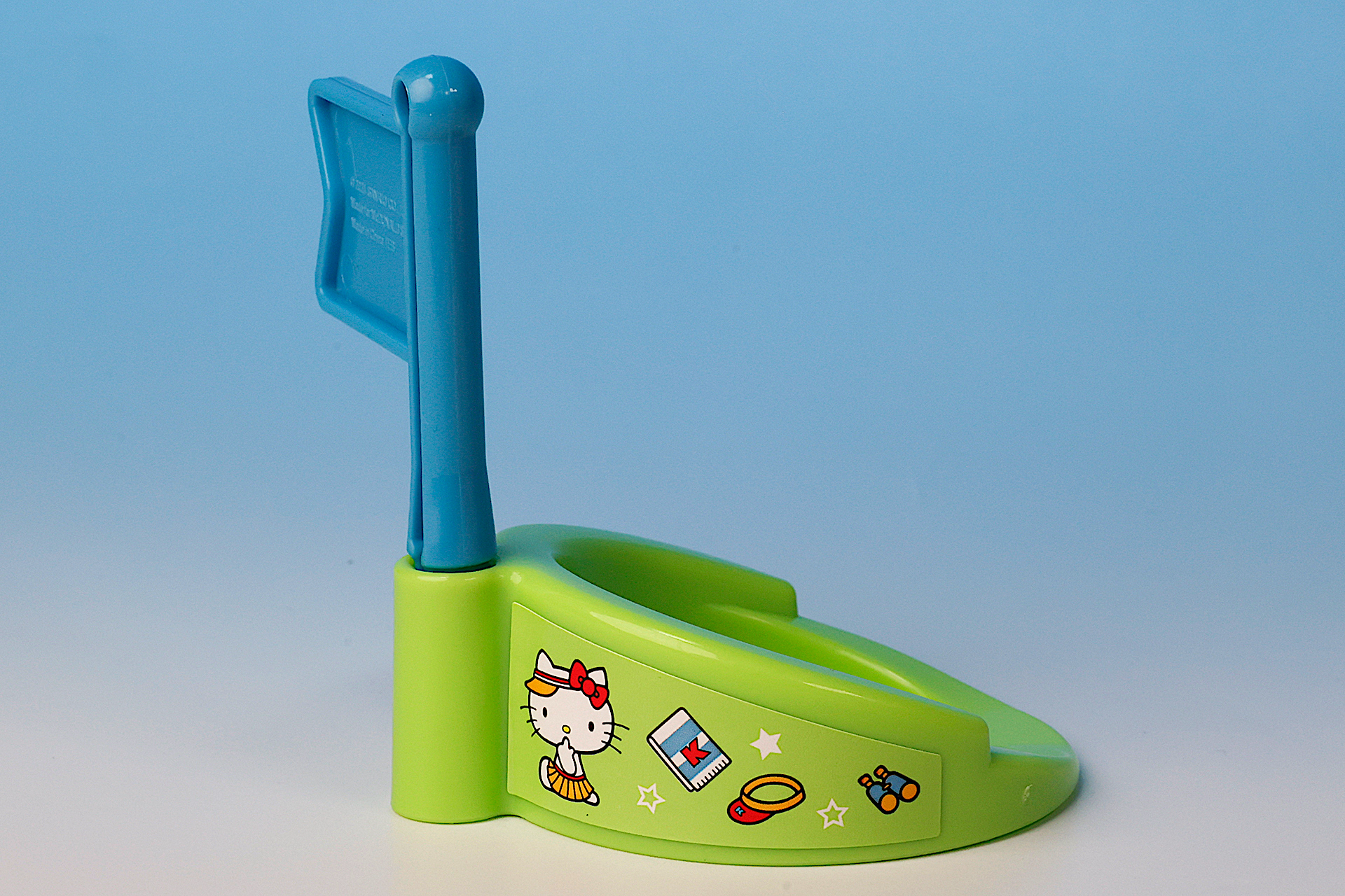 反対側には、ハローキティの絵が描かれたシールを貼ろう