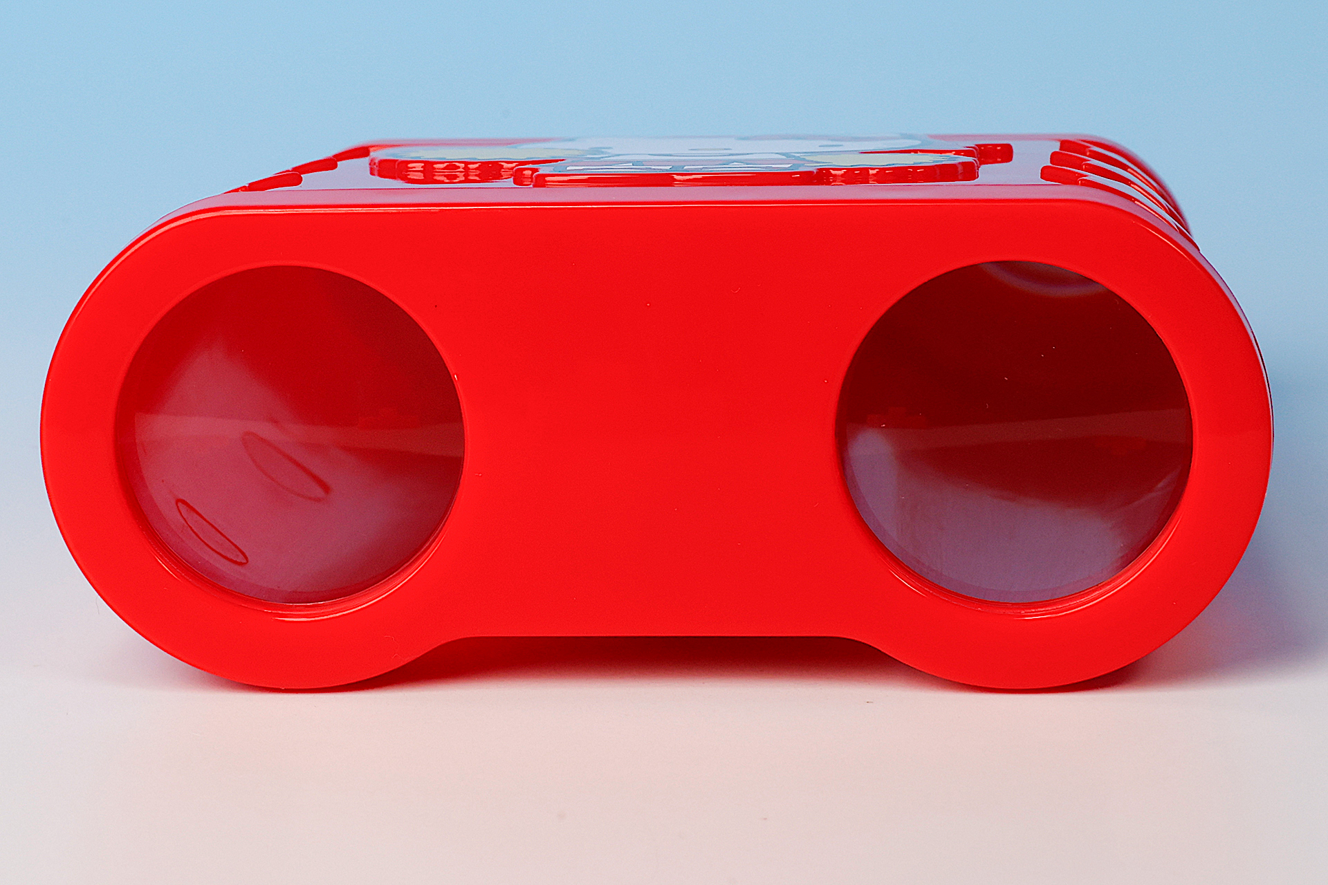 こちら側から覗くと小さく見えてしまうので注意しよう