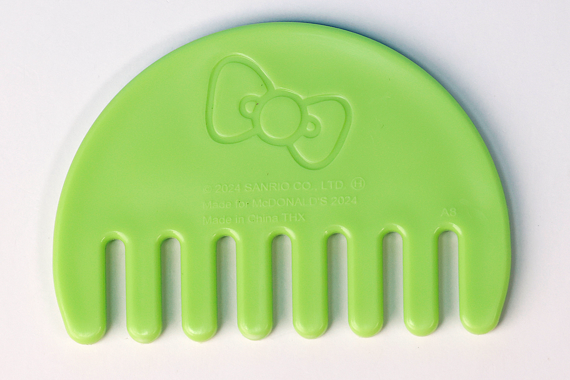 裏面にはリボンがデザインされている