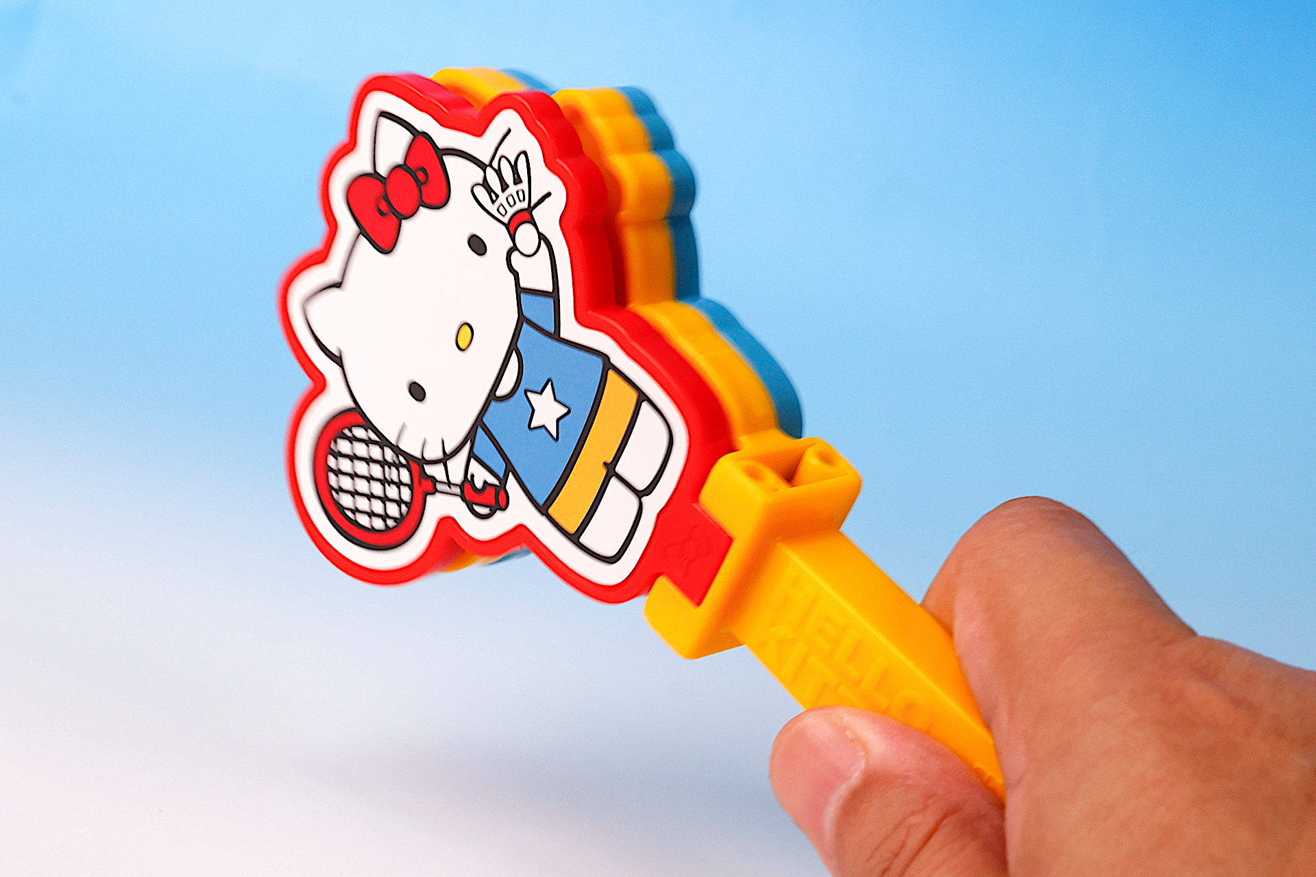 横に振って音を出して応援しよう