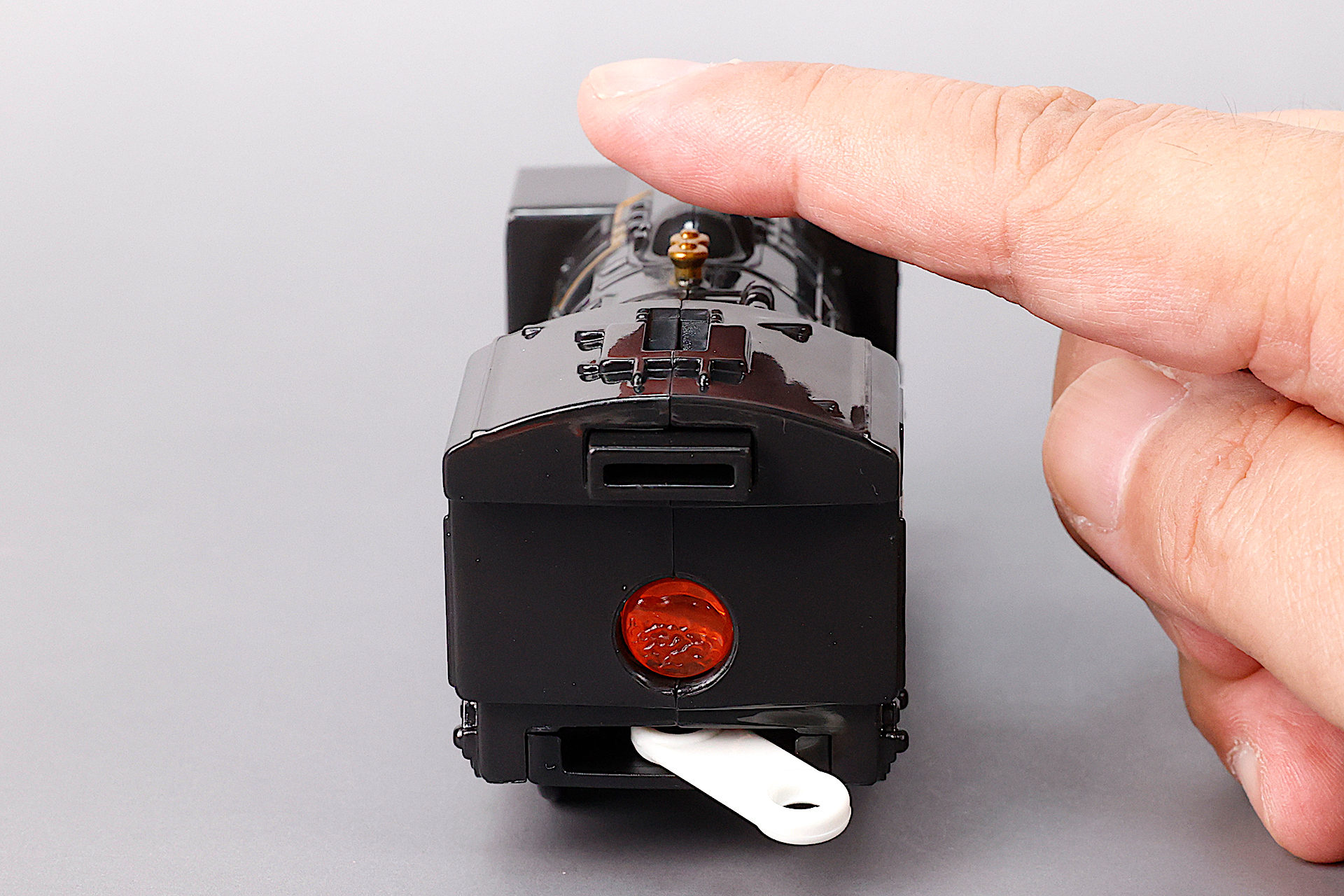 火室の上にある穴は笛として使える