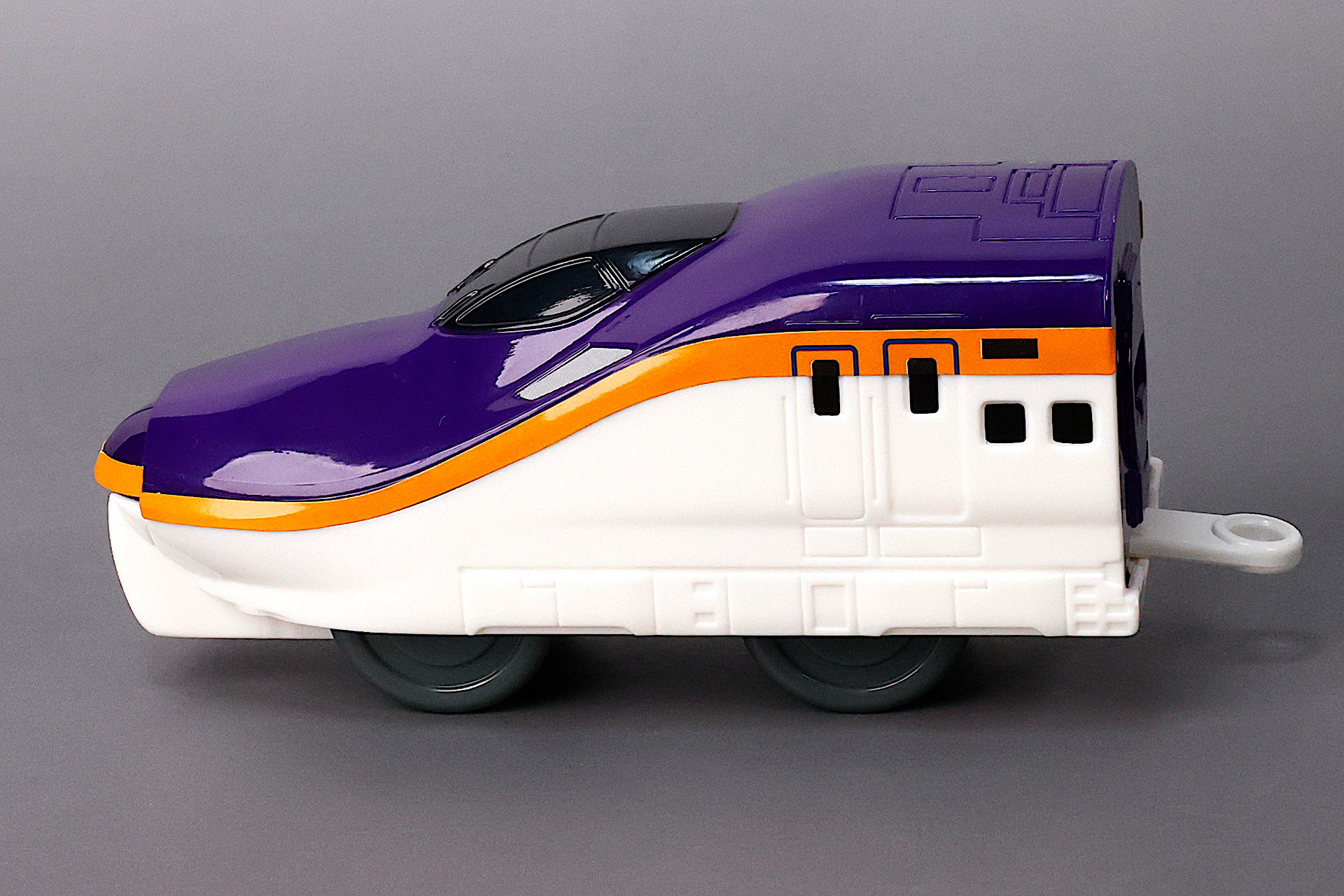 ラインの紅花イエロー部分はシールで再現している