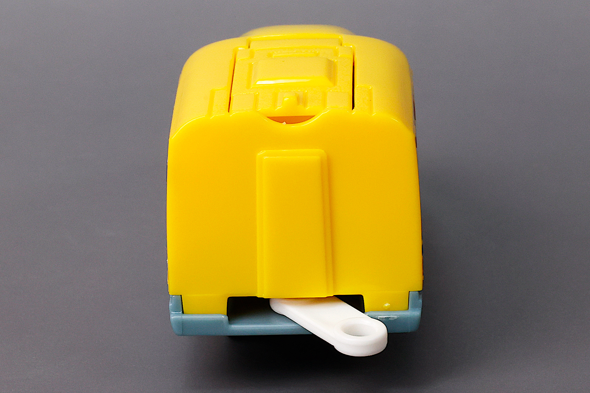 背面はシンプルな作りになっている