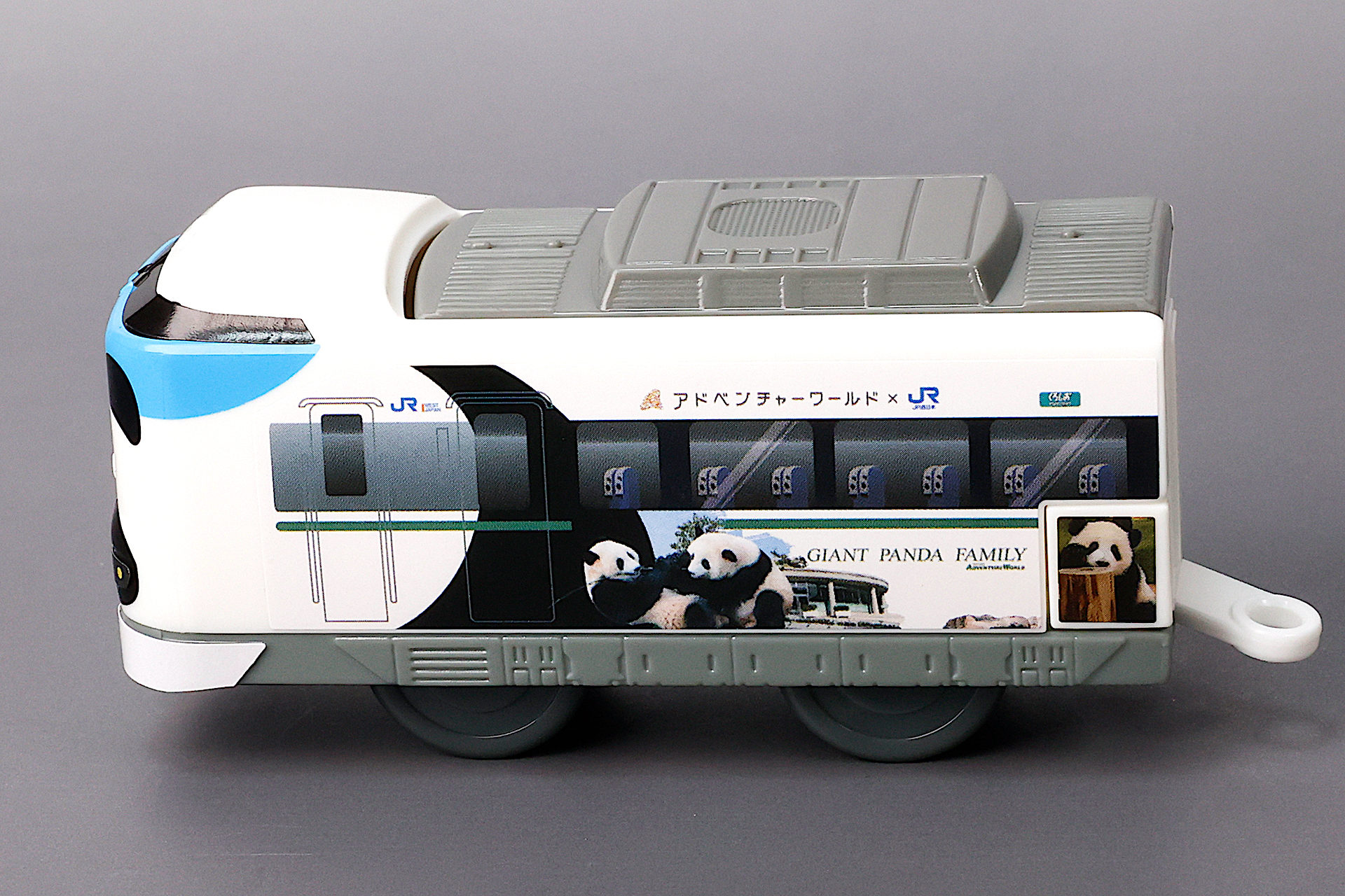 後部のパンダが書かれているボタンは、屋根を開けるときに使用する