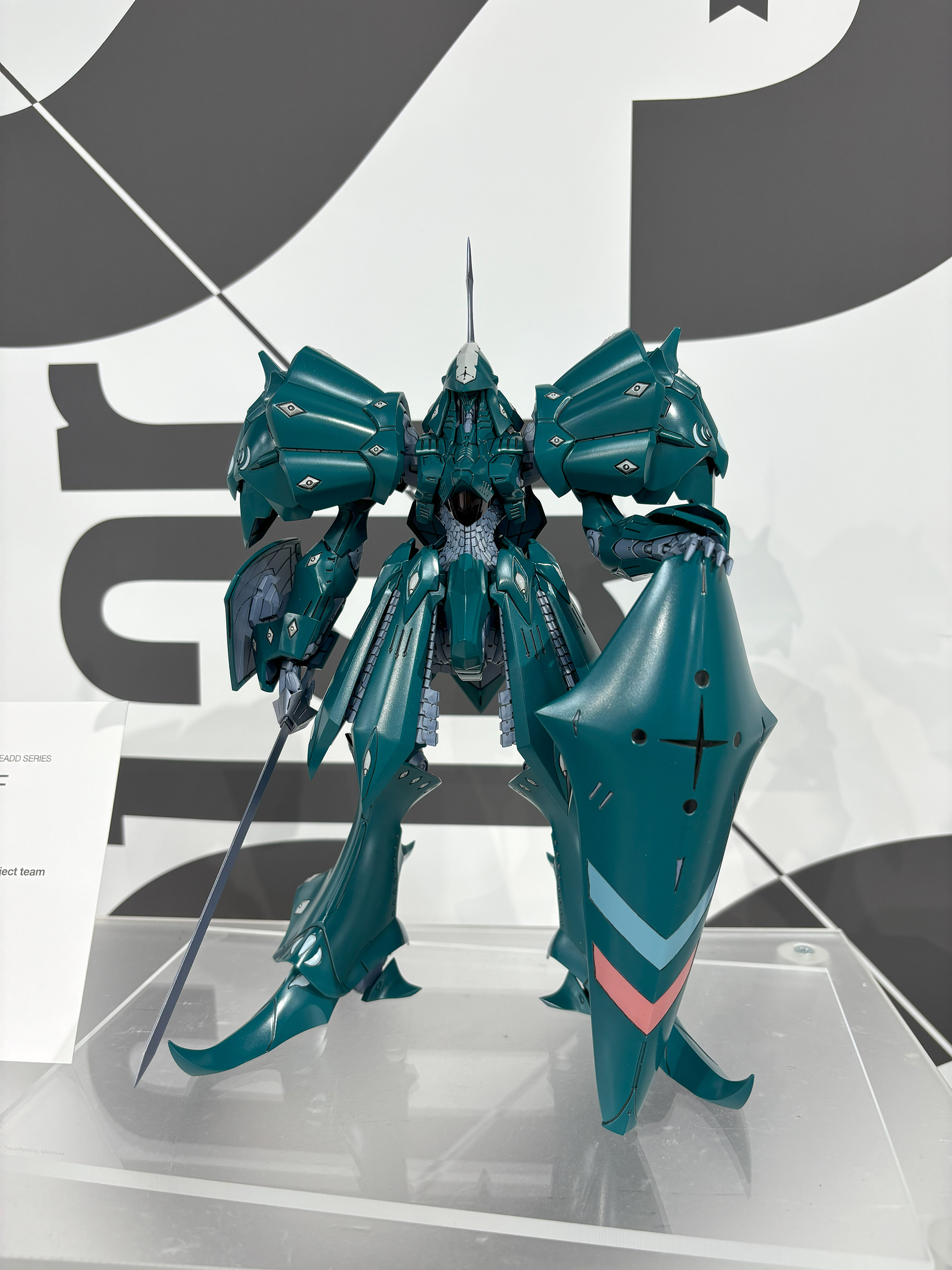 玉虫色として設定されたラルゴ騎。成型色がどのようになるかも楽しみ