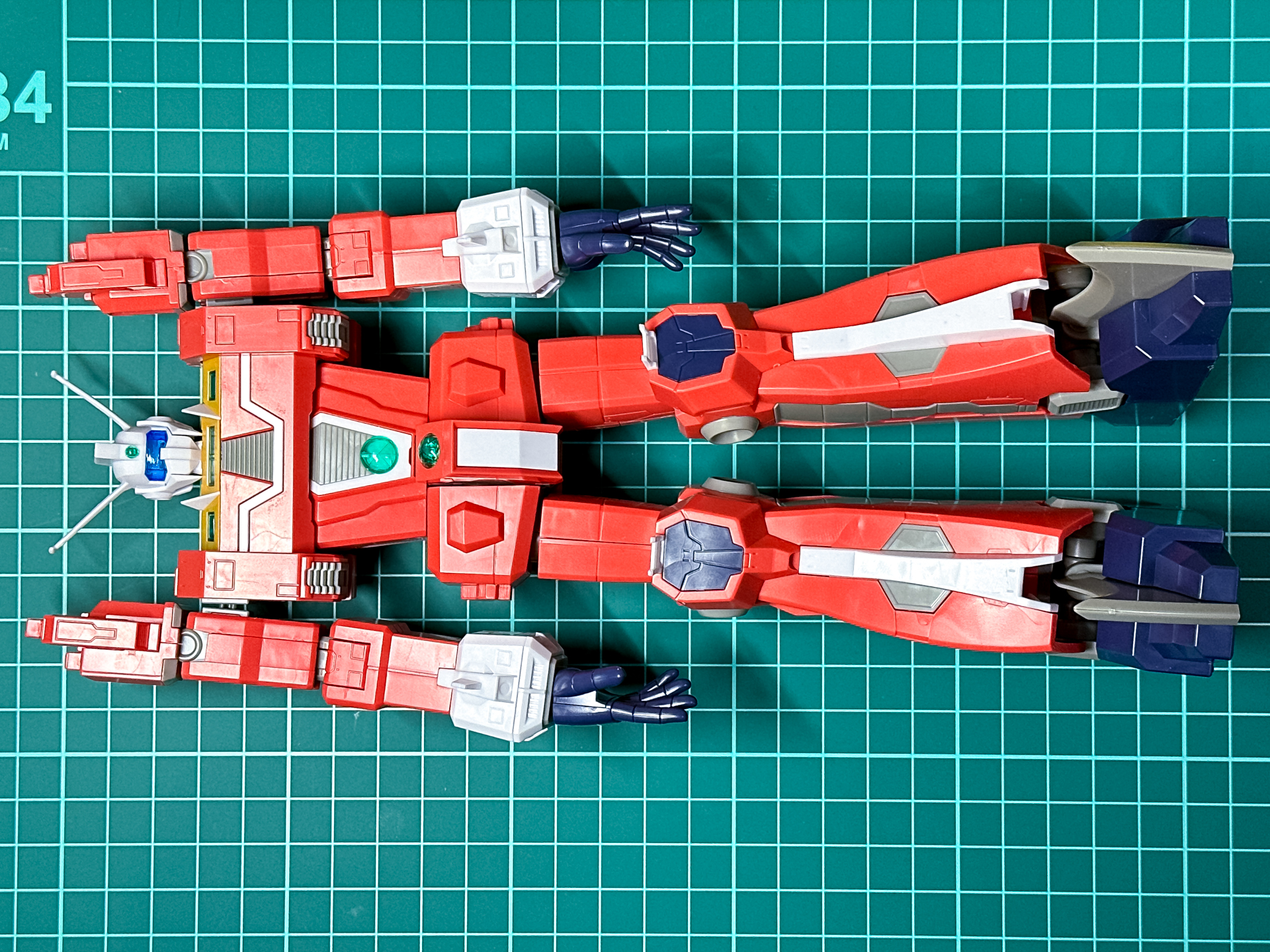 一体化が完了したイデオン。全高240mmの迫力ある仕上がりです。