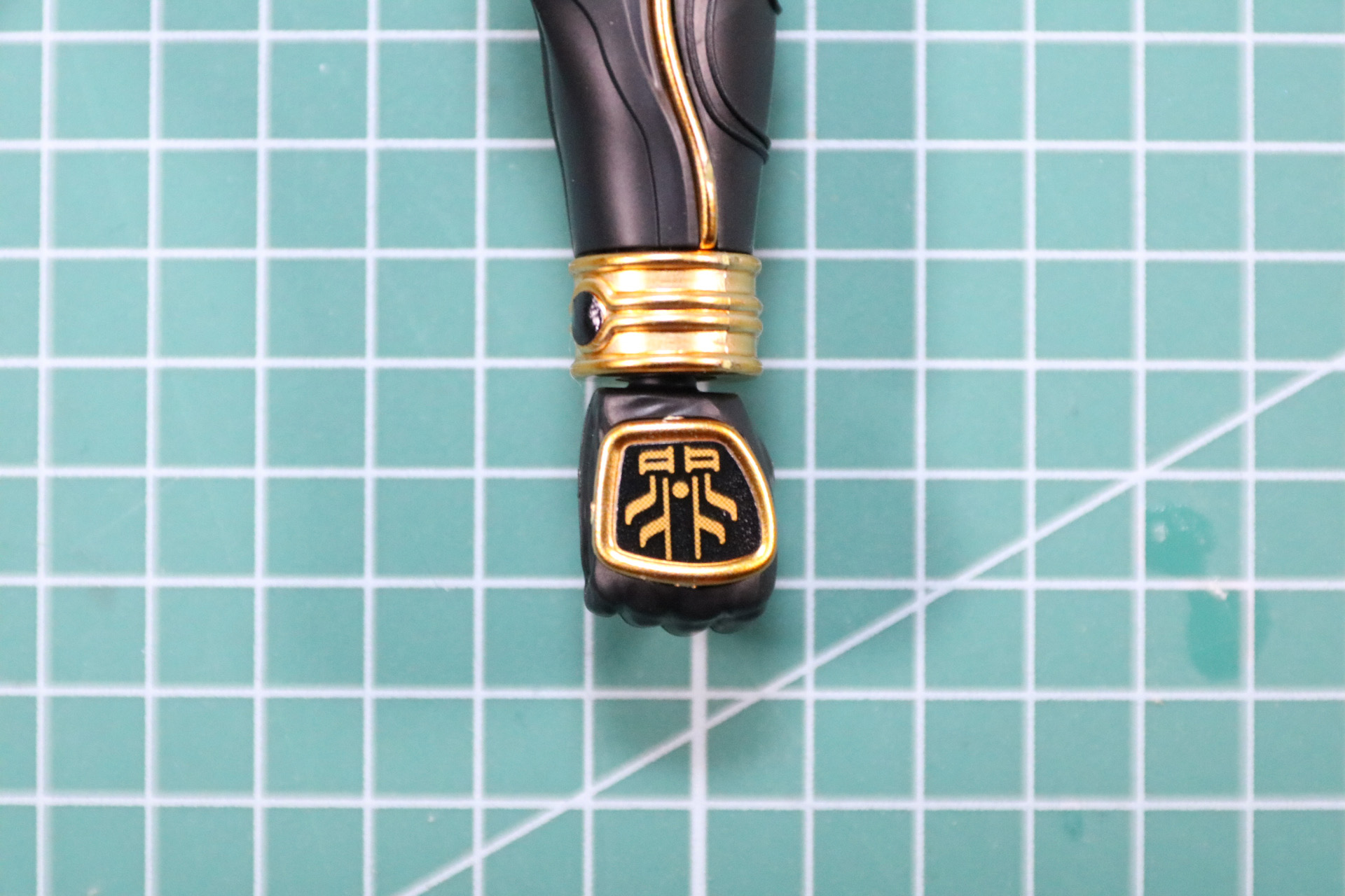 手甲部分もシールで色分け