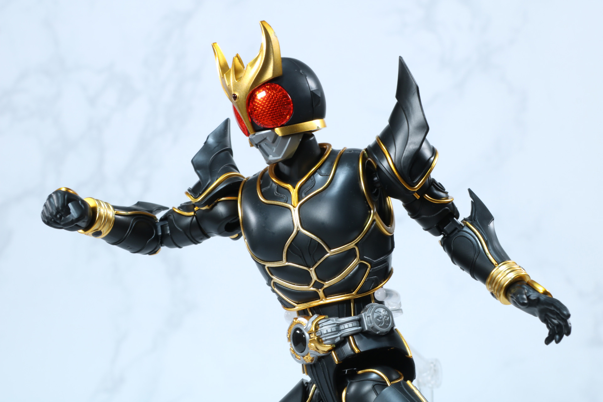 パンチも腰の入った重々しさを感じさせる