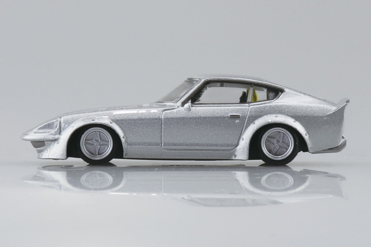 LBワークス フェアレディZ 1973年式（S30）