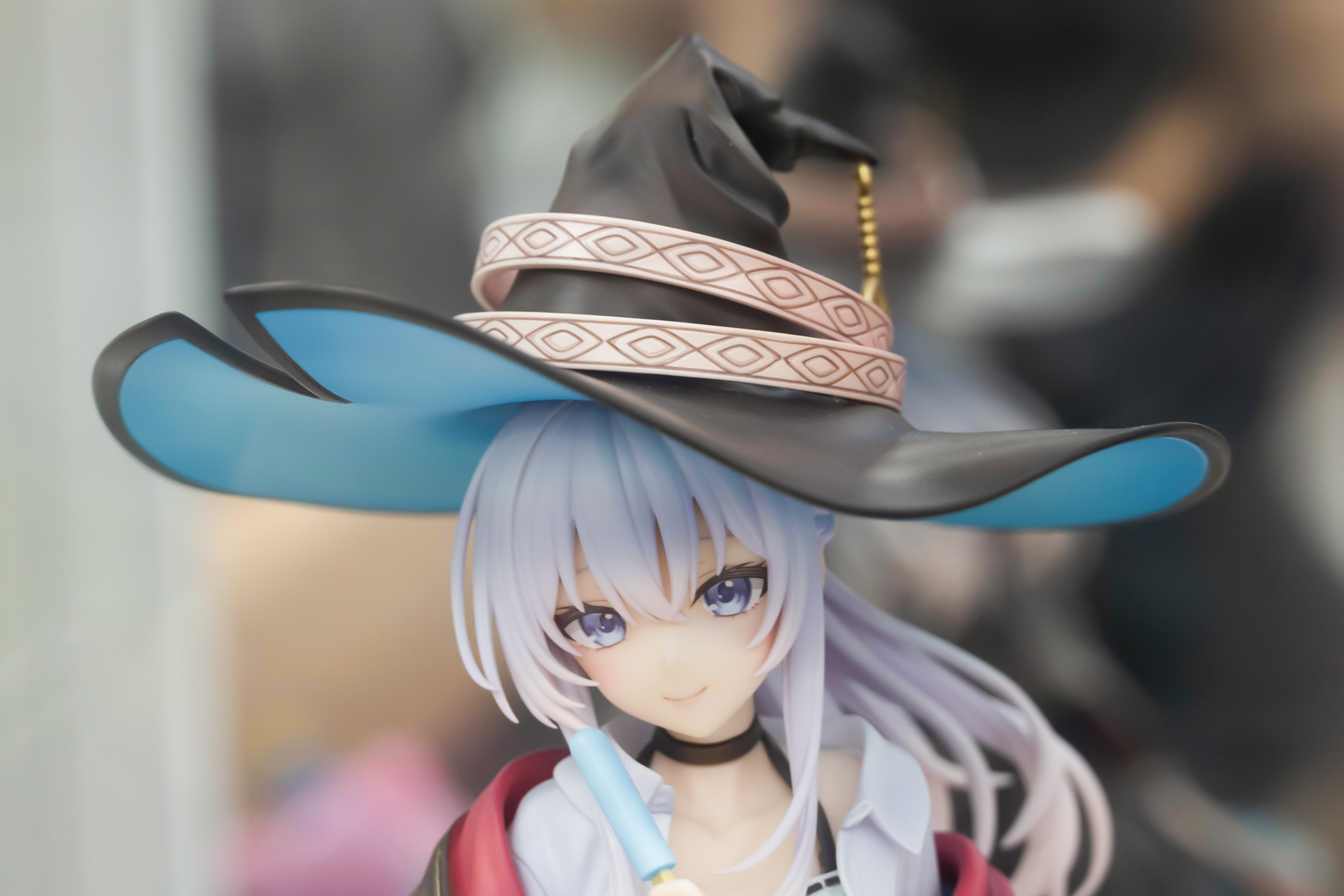 大きな帽子も特徴的だ