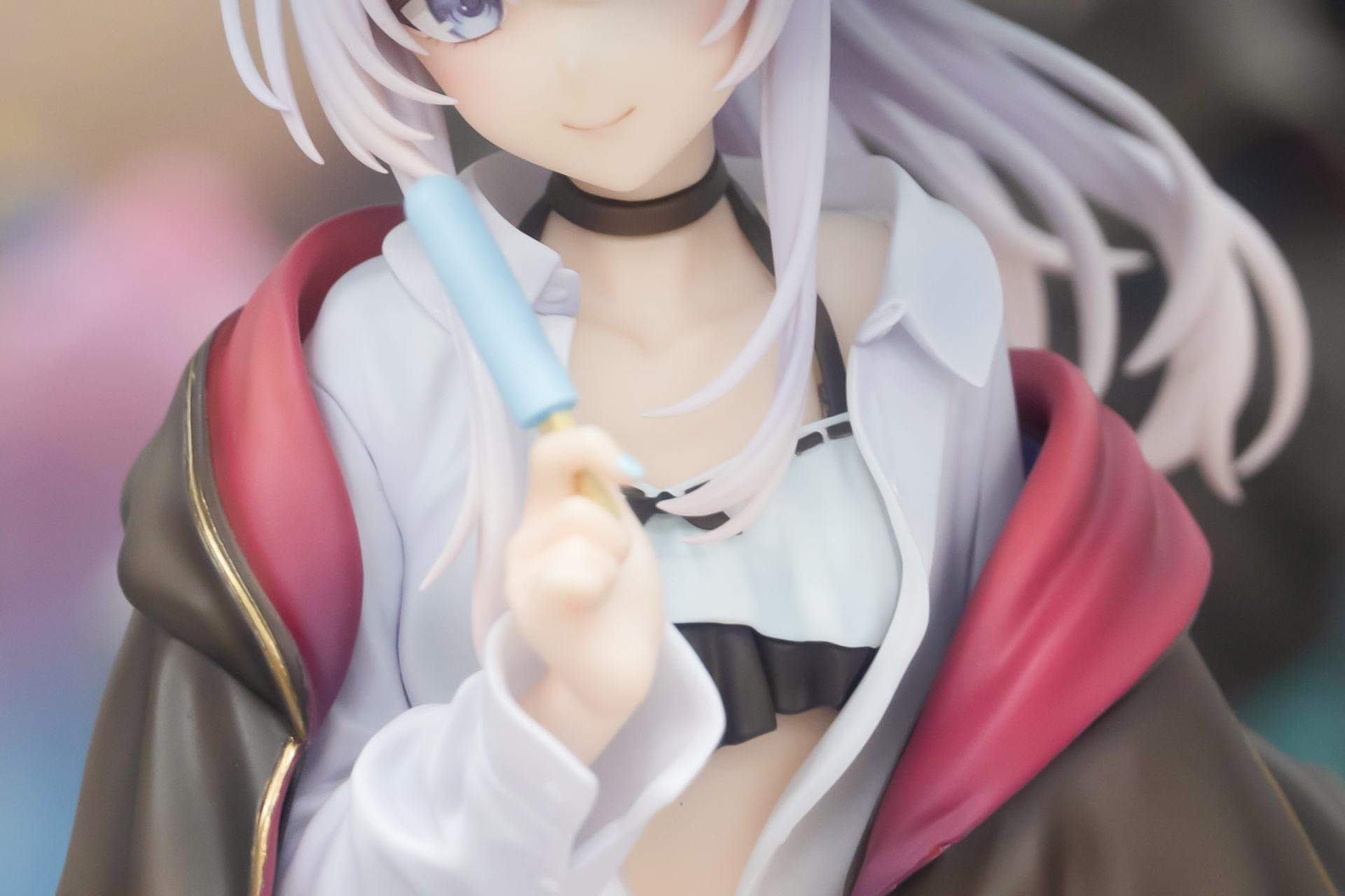 イレイナが中に身に付けているのは水着だ