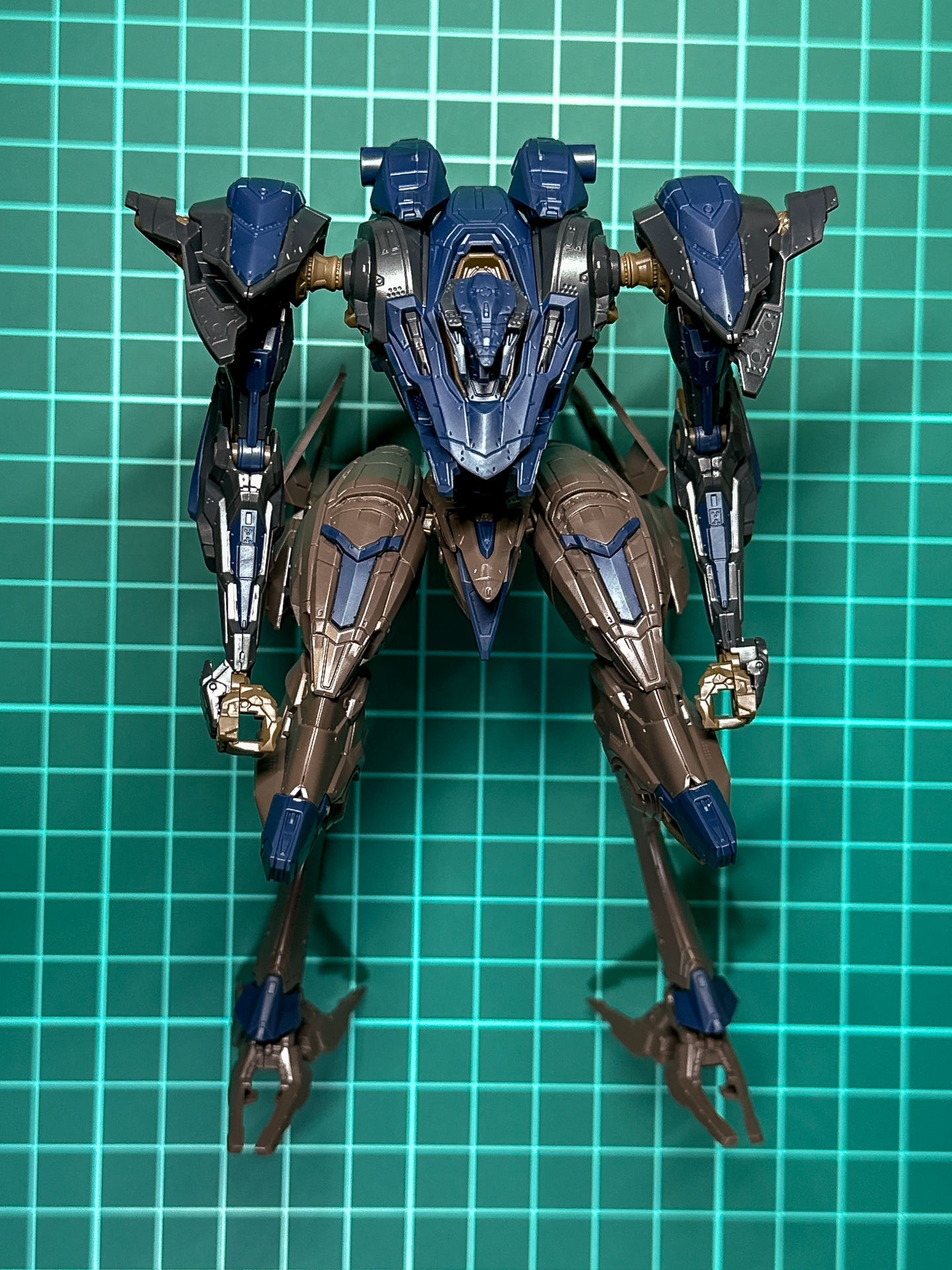 本体が完成しました。ここからは武装類を組み立てていきます。