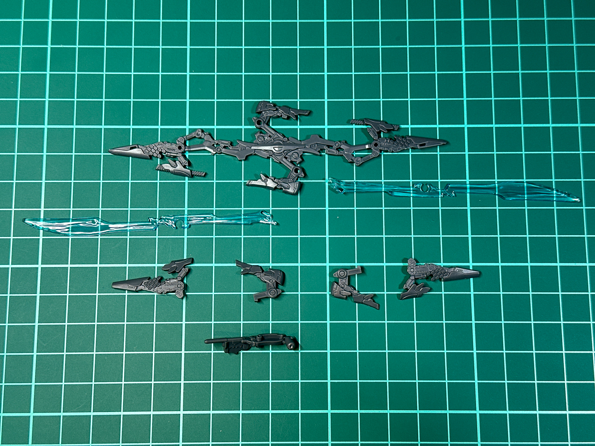 展開時レーザースライサーを構成するパーツ。全8パーツにて構成されています。