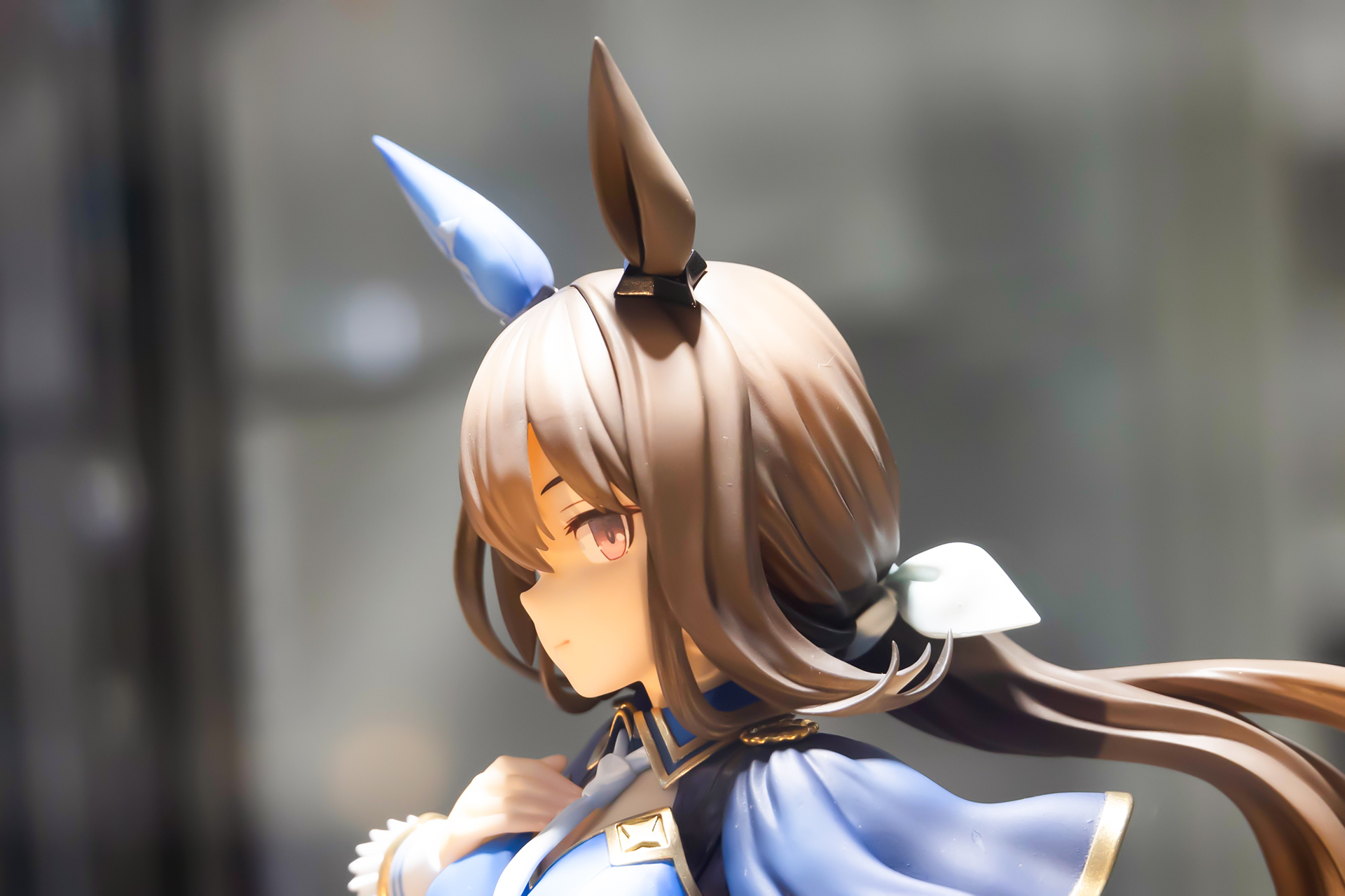 横からの表情は、どこかで見かけた名場面のようだ