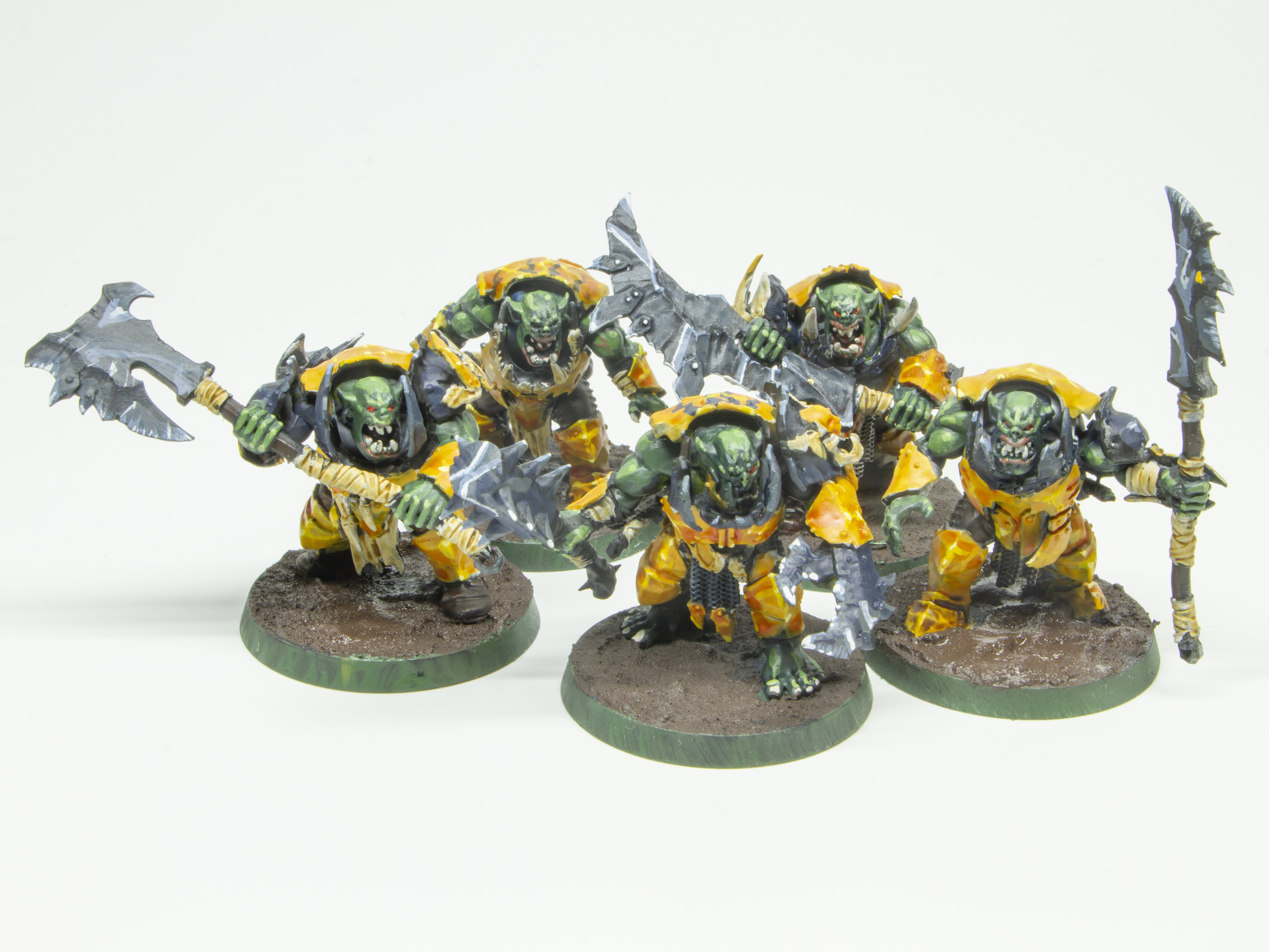 これはアイアンジョウのなかでもひときわ大きい体を持つエリート「ブルート」。凶悪な薙刀や斧、ボスは「クロオ」で武装しておりゲームでは攻撃回数が多い