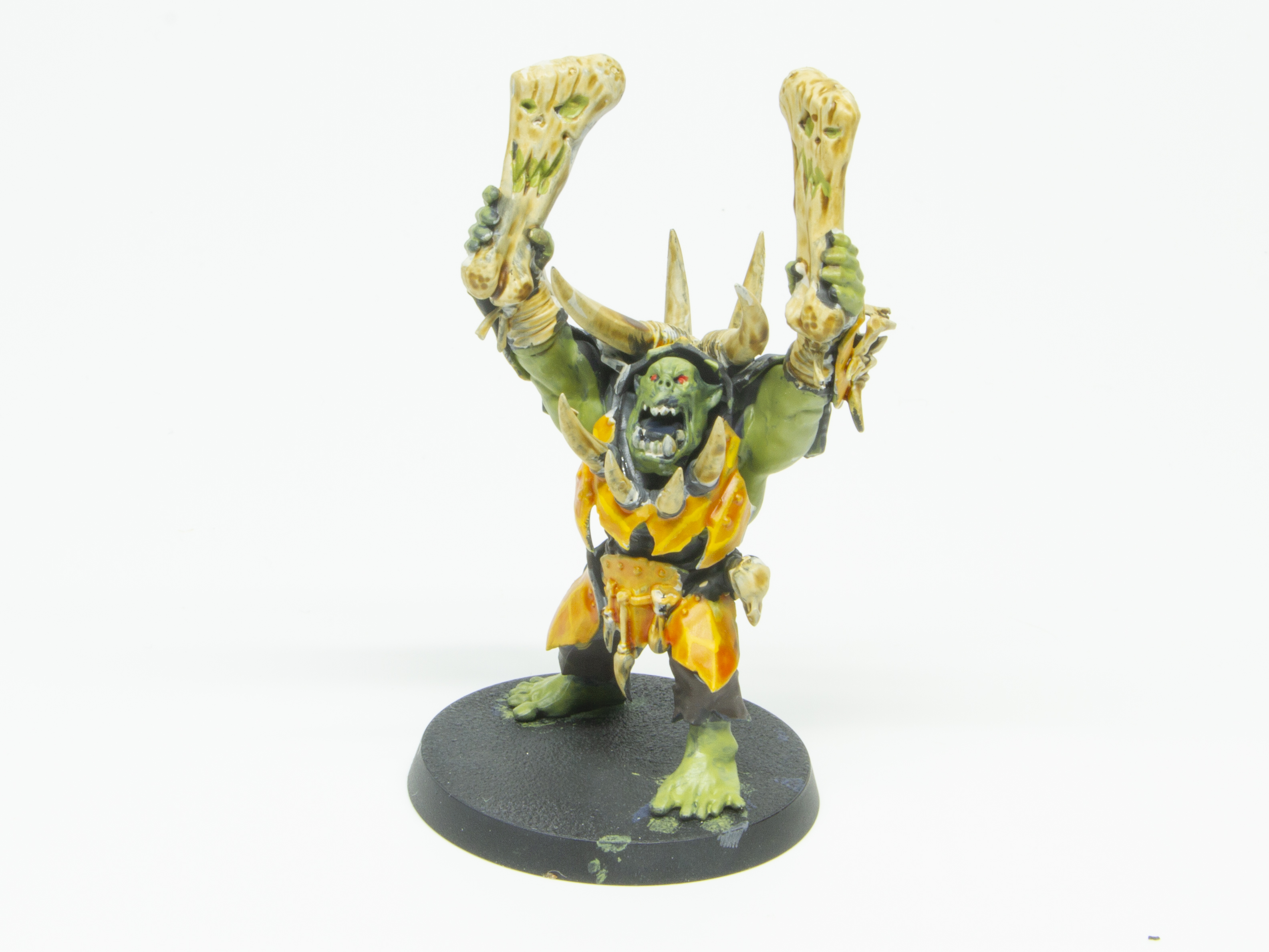 完成した「ウォーチャンター」。どうだろう、肌色はかなりミドリ色だし、ギラギラした黄色の装甲はカッコよく見えるのではないだろうか