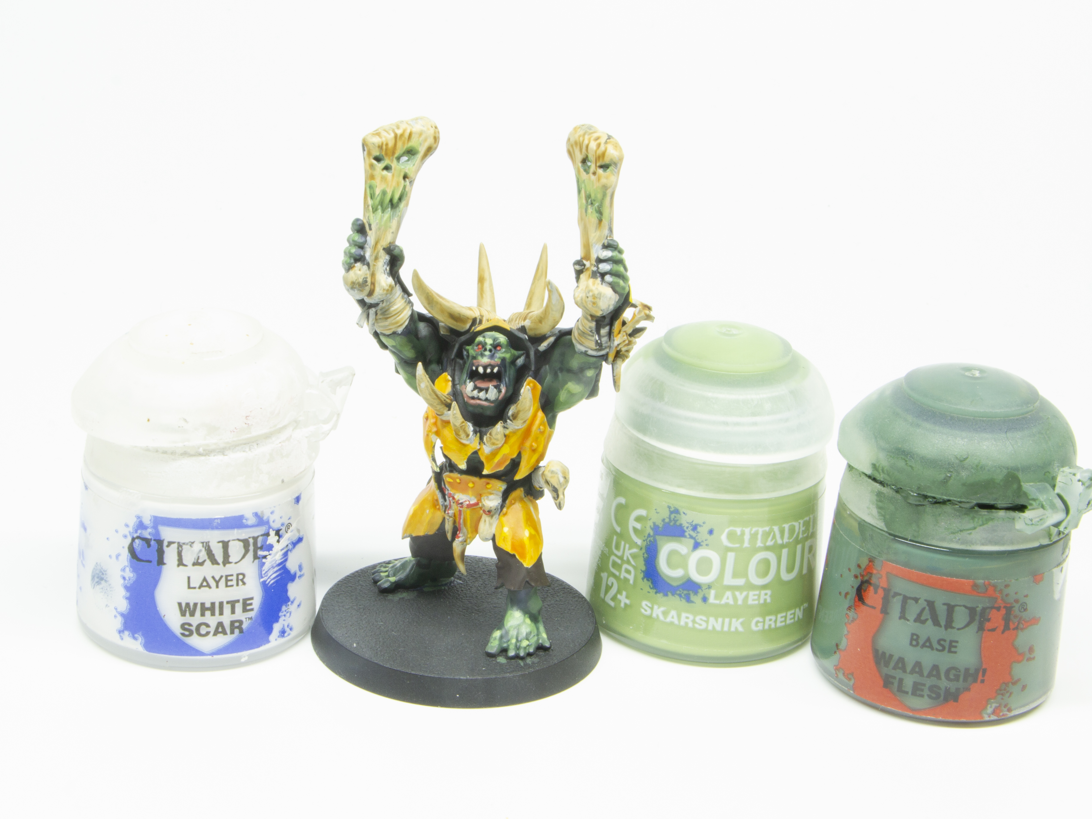 最後にゴルク棒＆モルク棒の口や目に「グアァァァグ！　フレッシュ」、「ウォーボス・グリーン」、「ホワイトスカー」を塗る