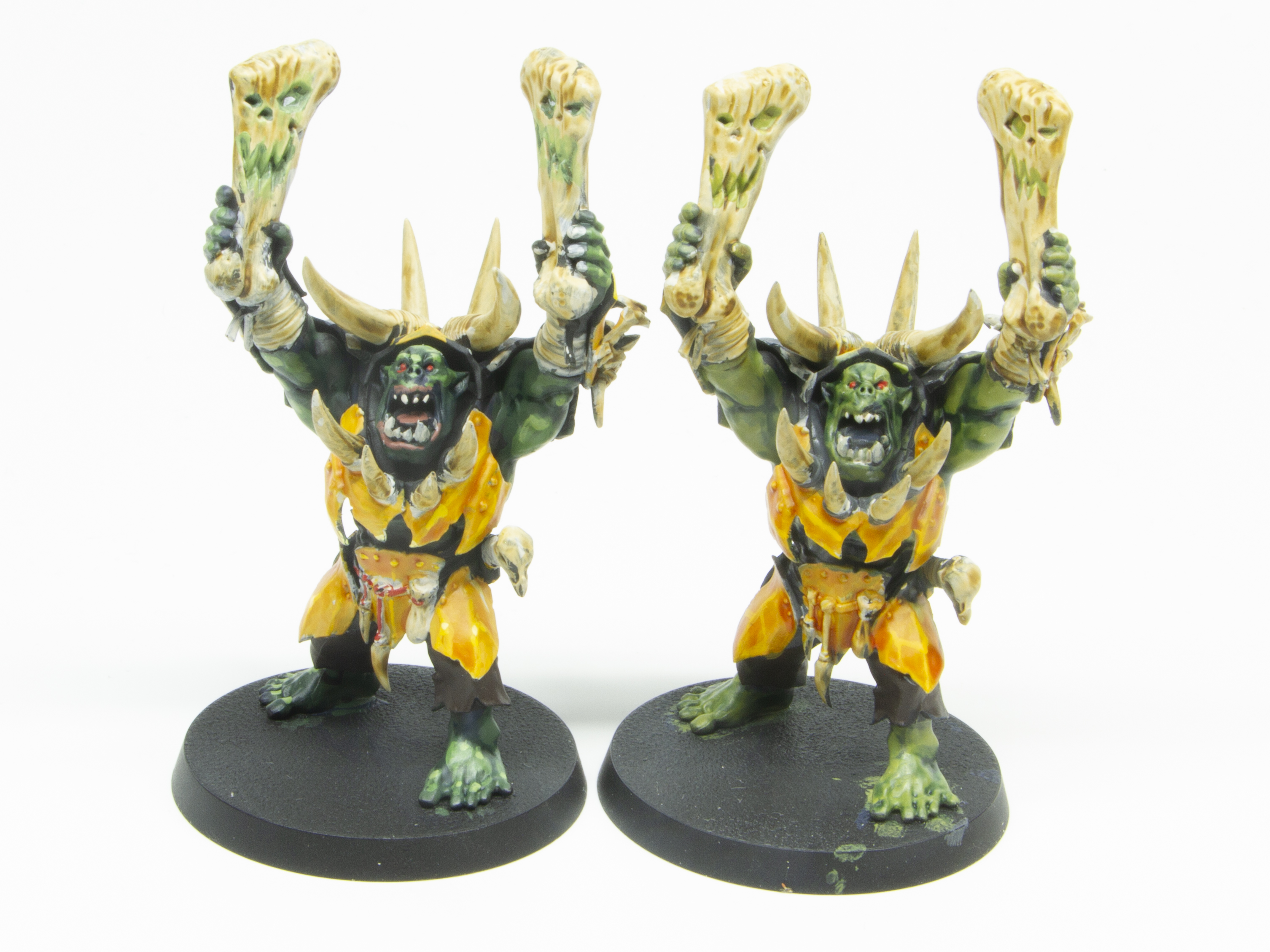 完成形、右が10色で左が20色。ミニチュアは手間を掛けるとカッコよくなる