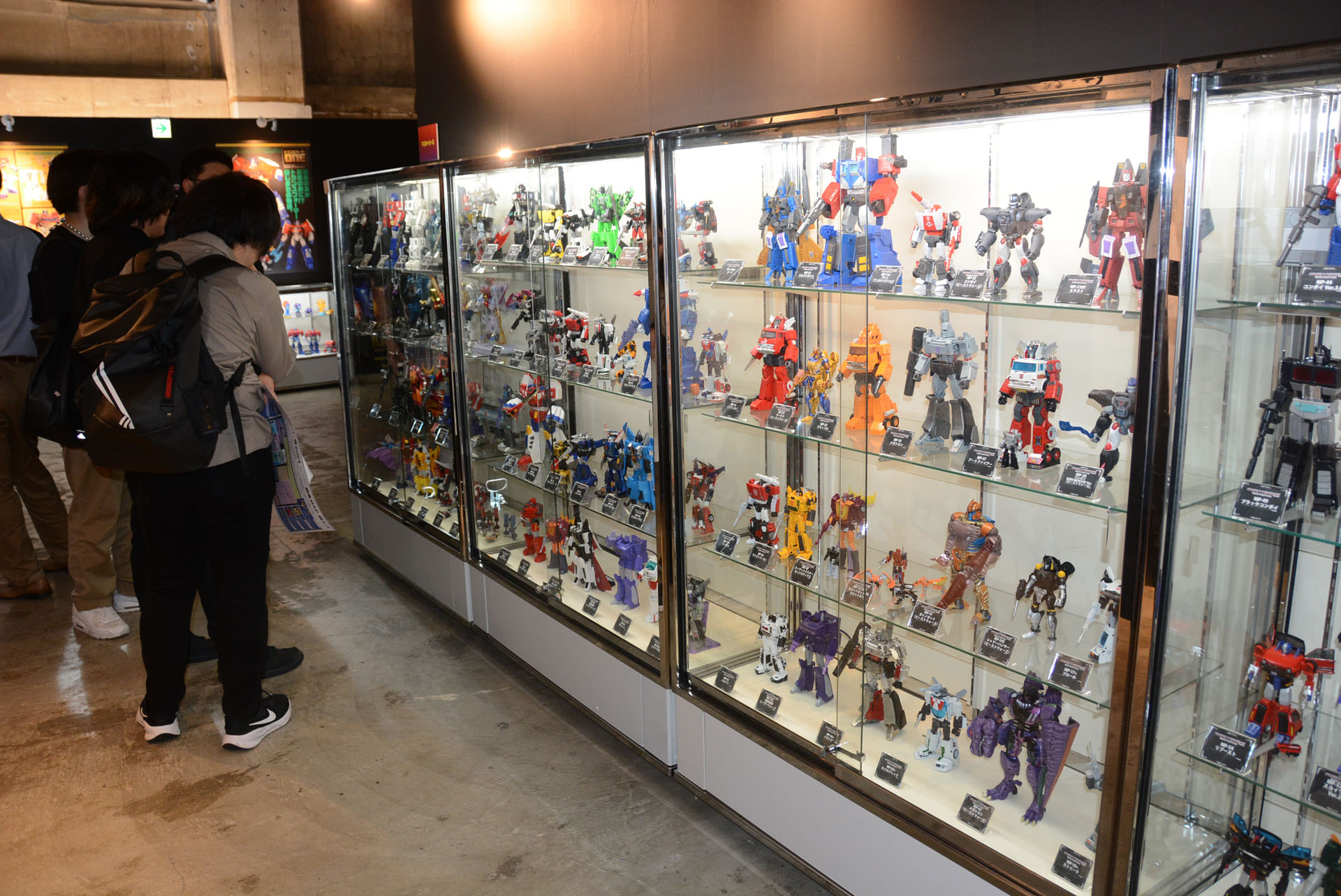 その時代の最高の技術で開発されたマスターピースシリーズ。会場では100体すべてを展示