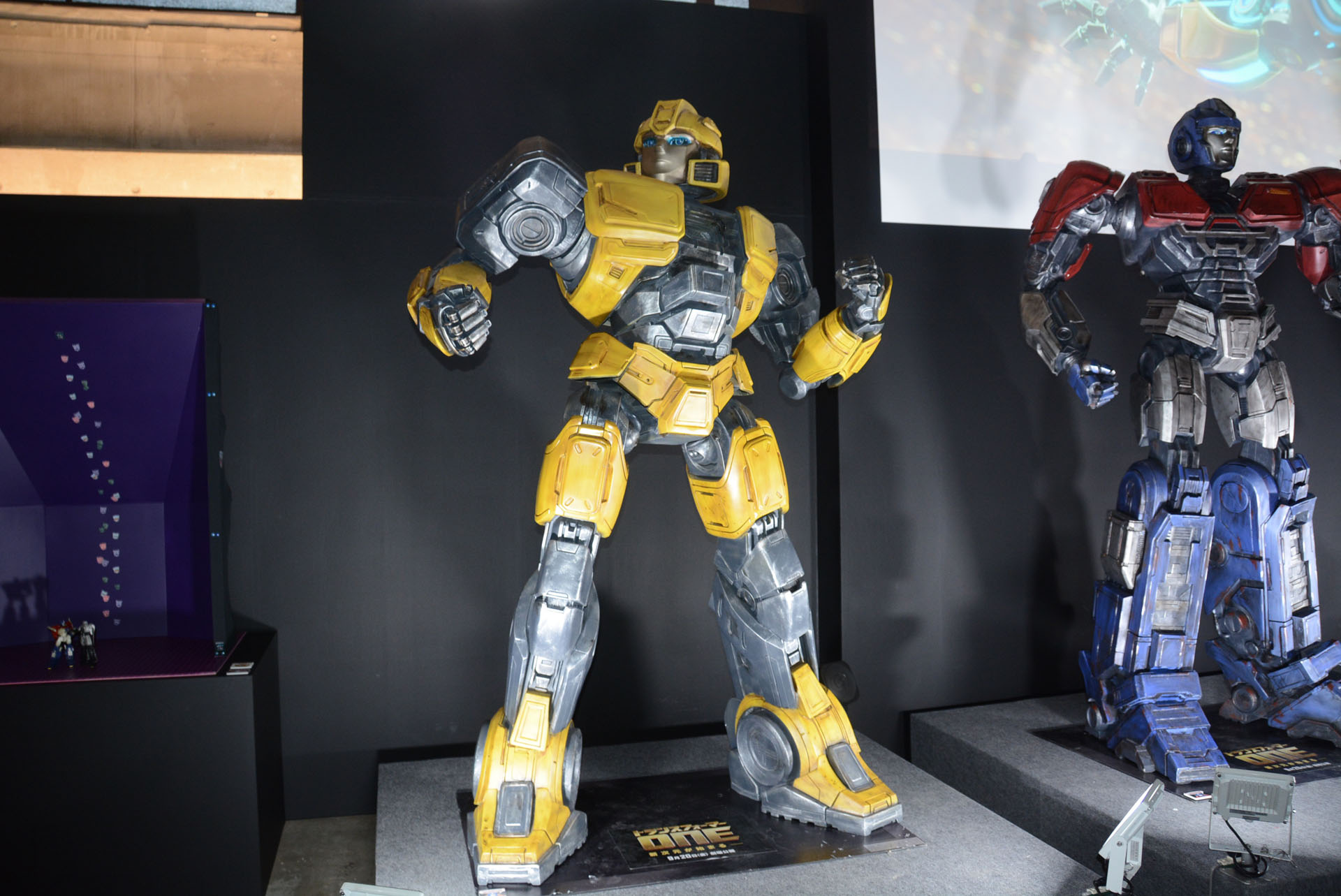 9月20日より公開される映画「トランスフォーマー/ONE」。立像は昨日まで映画のプロモーションに使用されていたという