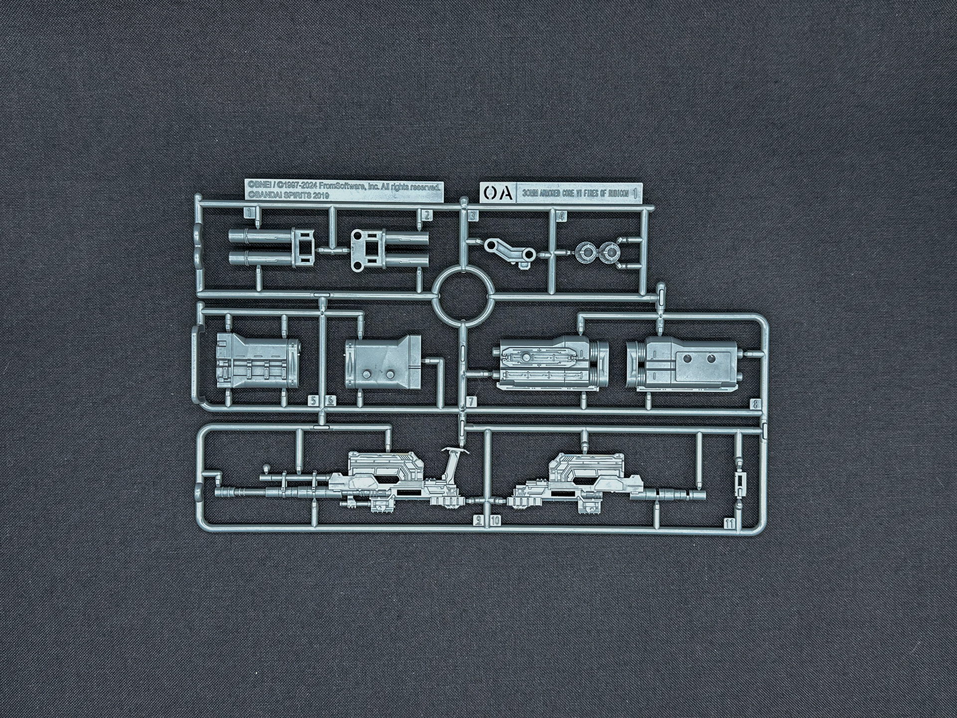 「ナイトフォール」の武装を構成するランナー。本体と同様に全てPS樹脂にて成型されています。