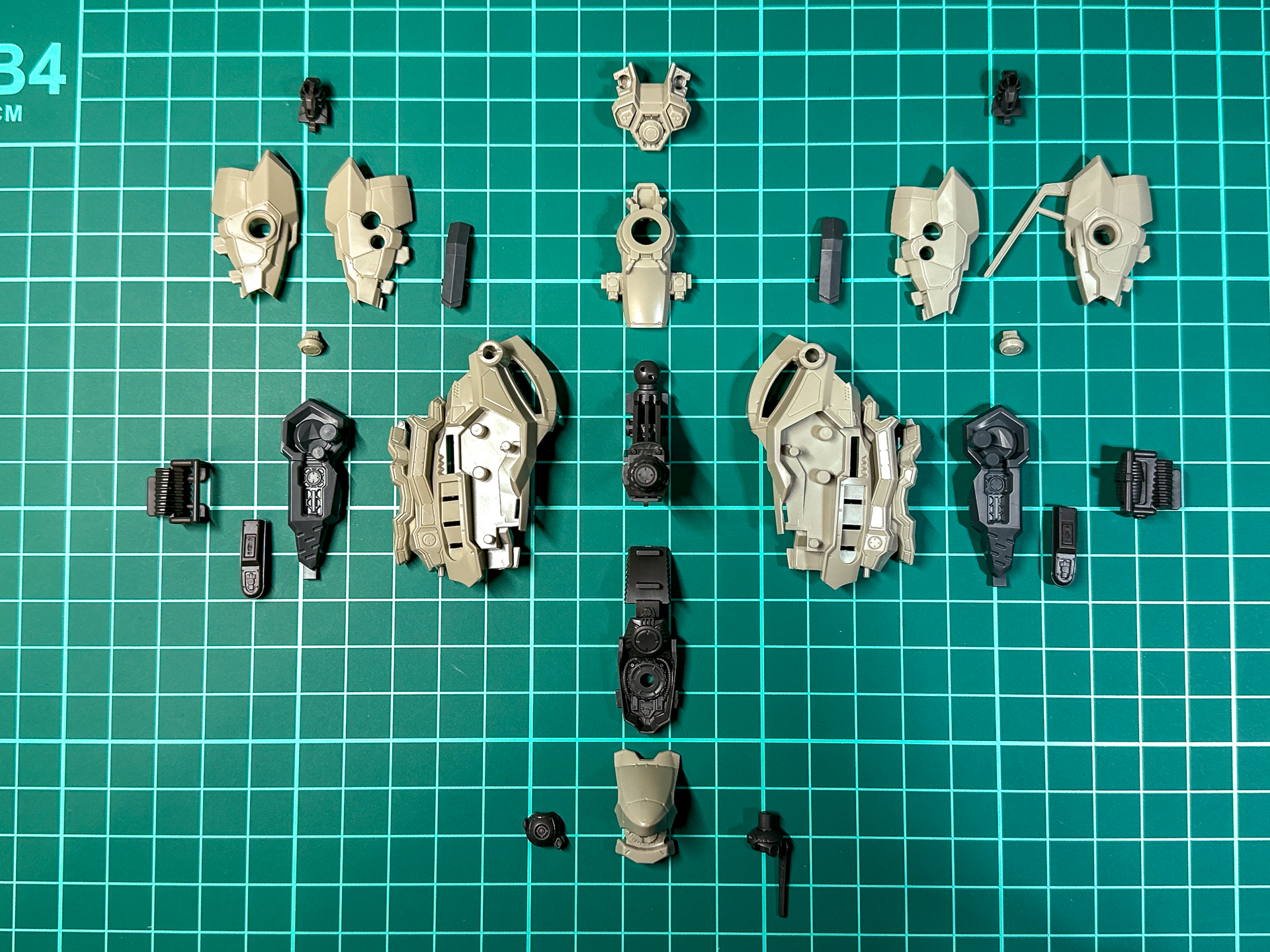 パーツ状態での胴体パーツ。全25パーツにて構成されています。