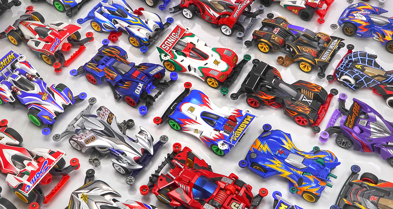 ギャラリーウォールでは、10月4日より30年を振り返るヒストリーパネルや、歴代名車のパッケージアートを展示する