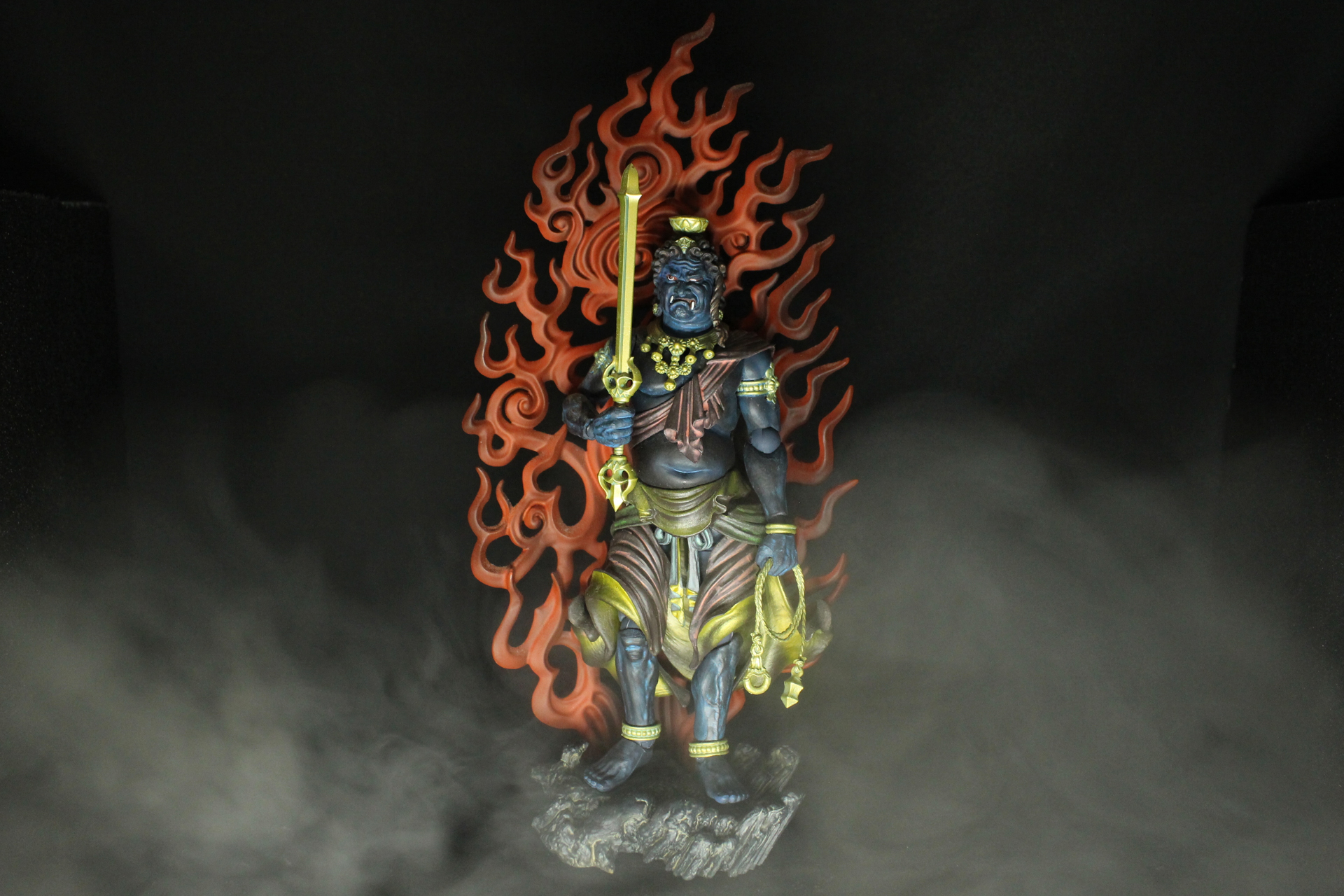 霧やスモークの雰囲気が似合う造形なら何でも画になる