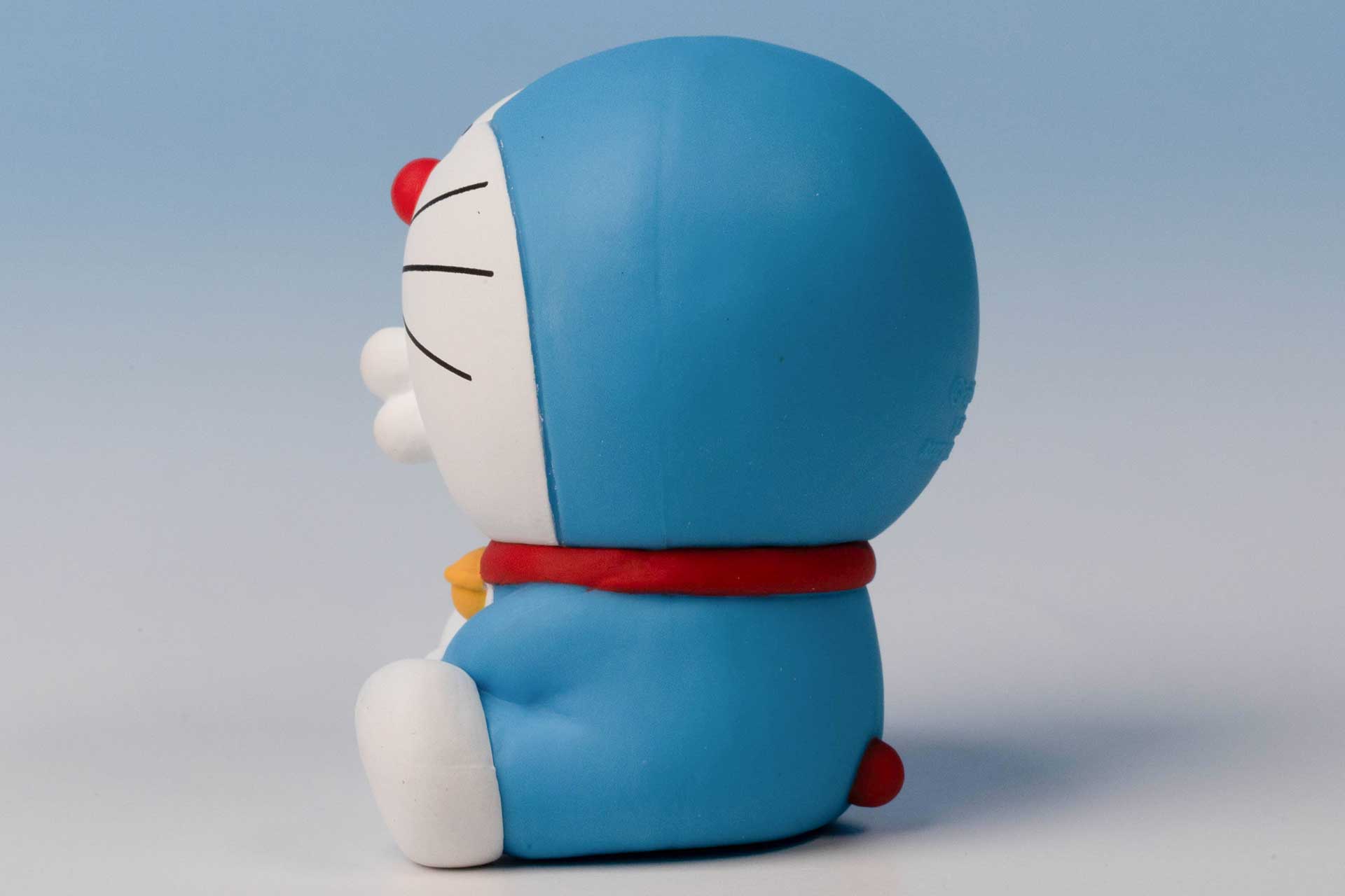 ドッシリと腰を落として座っている