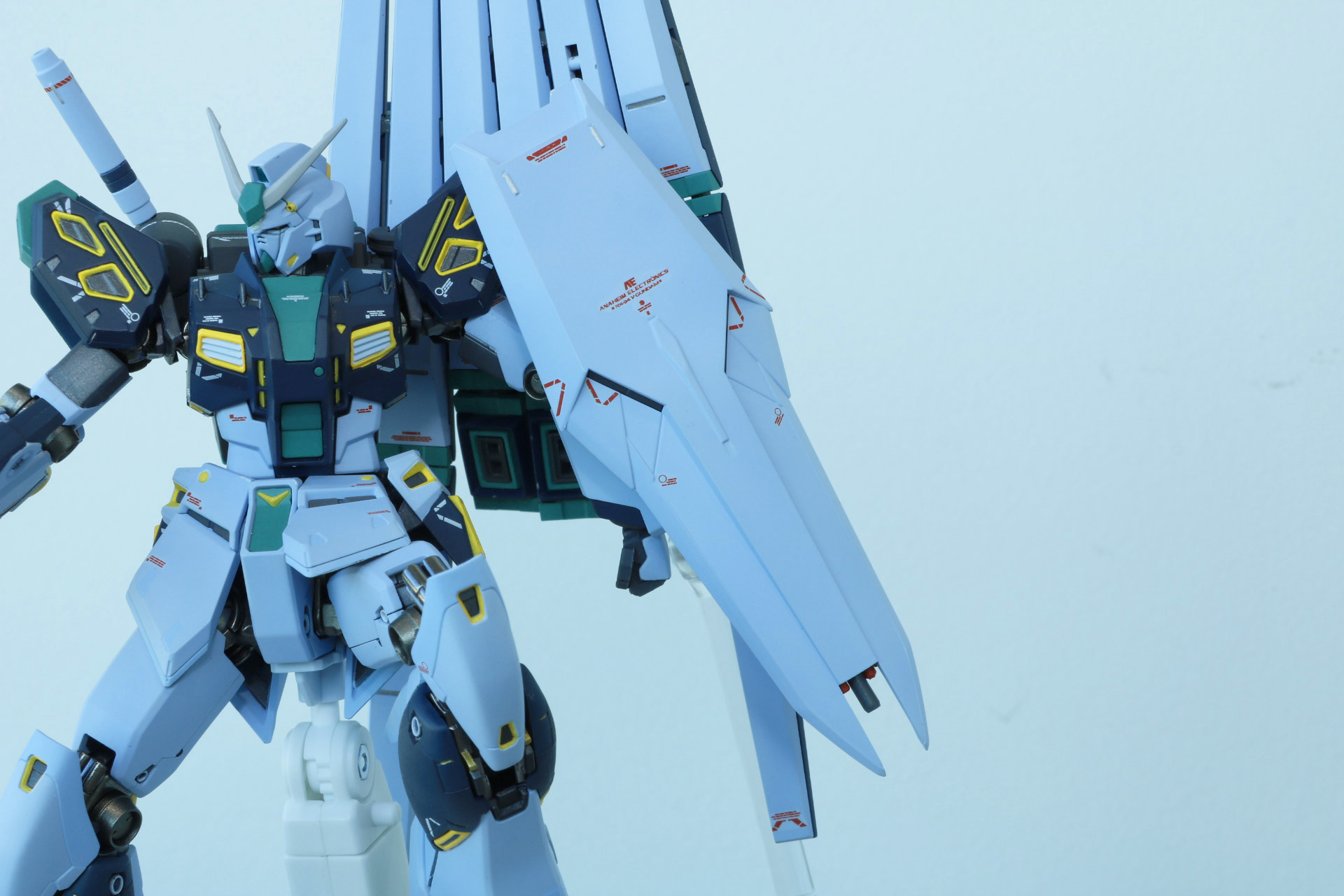 シールドなども本体のライトブルーに合わせたカラーリングに<br />※画像は試作品を使用しています