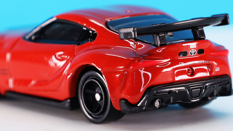 もりもりなリアフェンダーが迫力とセクシーさを表現しています