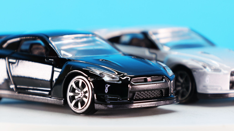 左右ドアが開閉できるトミカは楽しい！