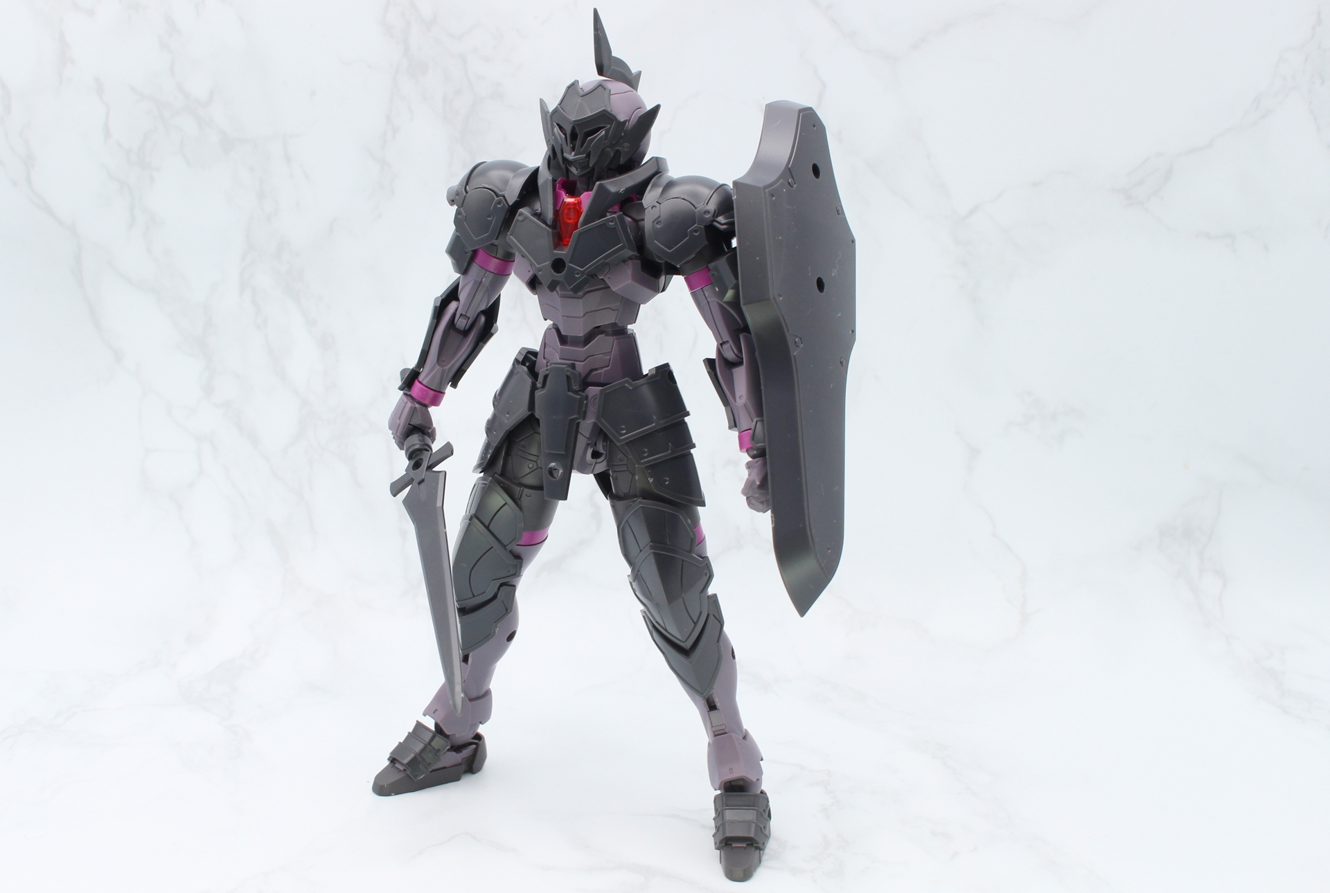 「30MF ローザンナイト」。9月28日発売。価格は2,200円