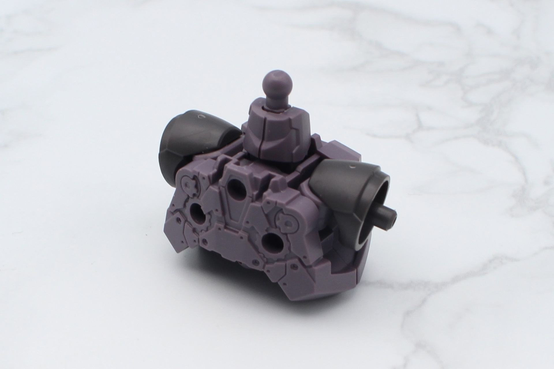 左右の肩関節を取り付ける