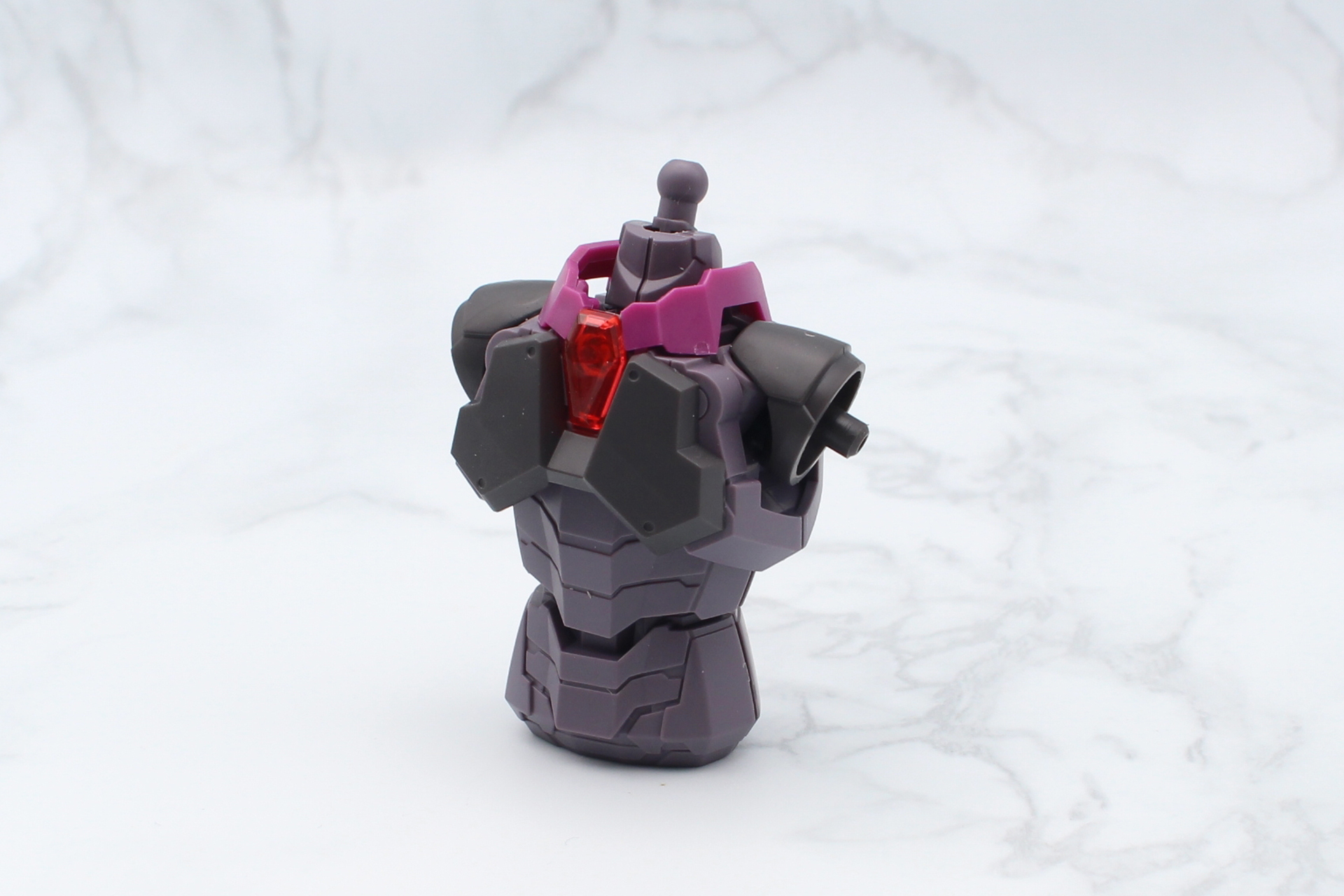 腹部を組み立てて取り付けて胴体の完成