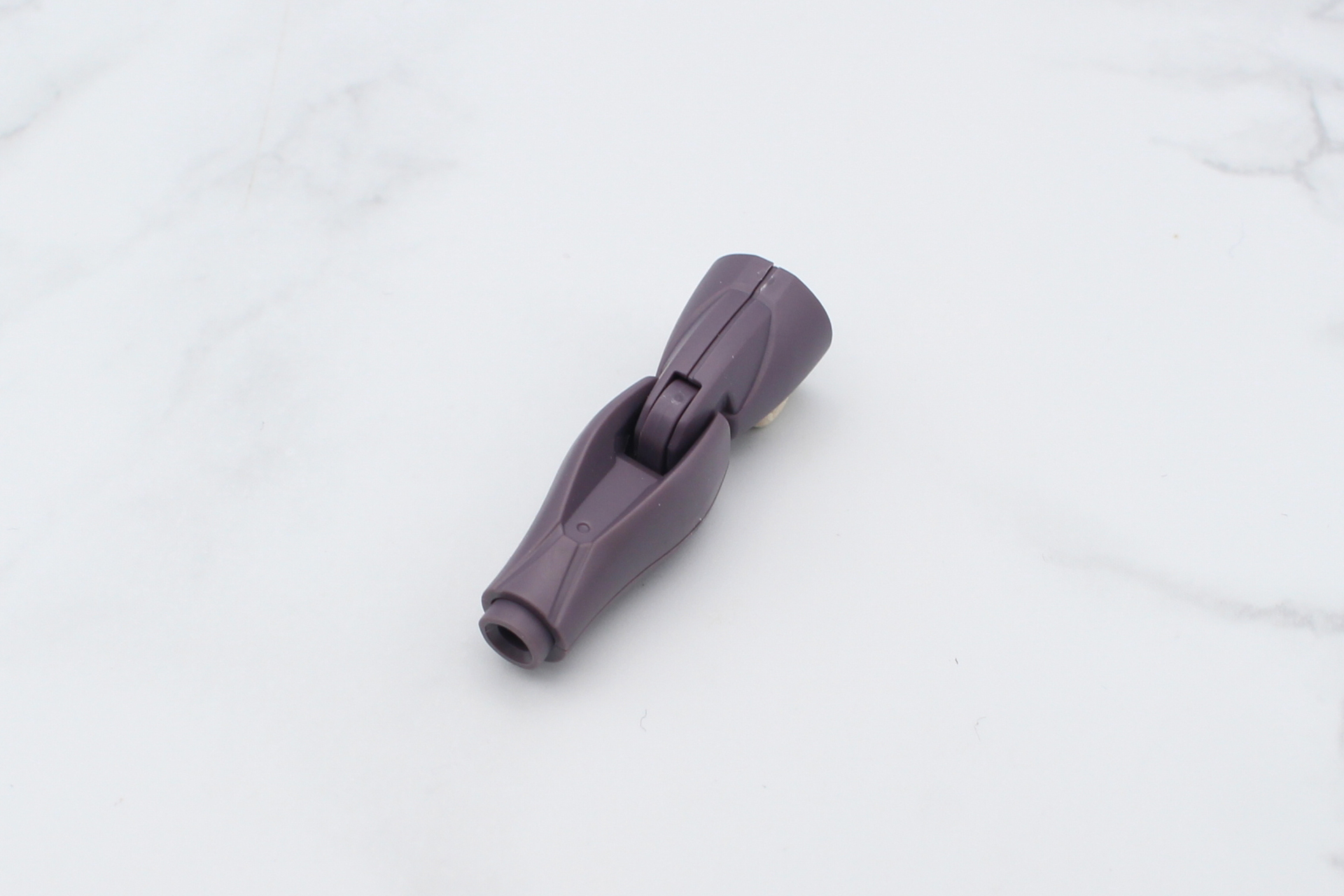 上腕と前腕を組み立て