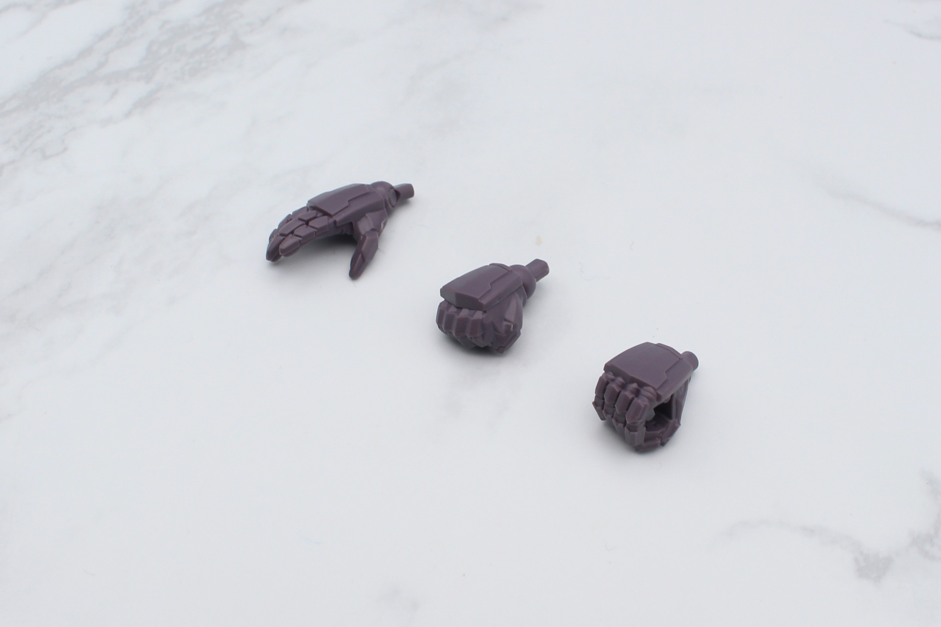 手首パーツは3種類。組み立てた関節を取り付ければOK