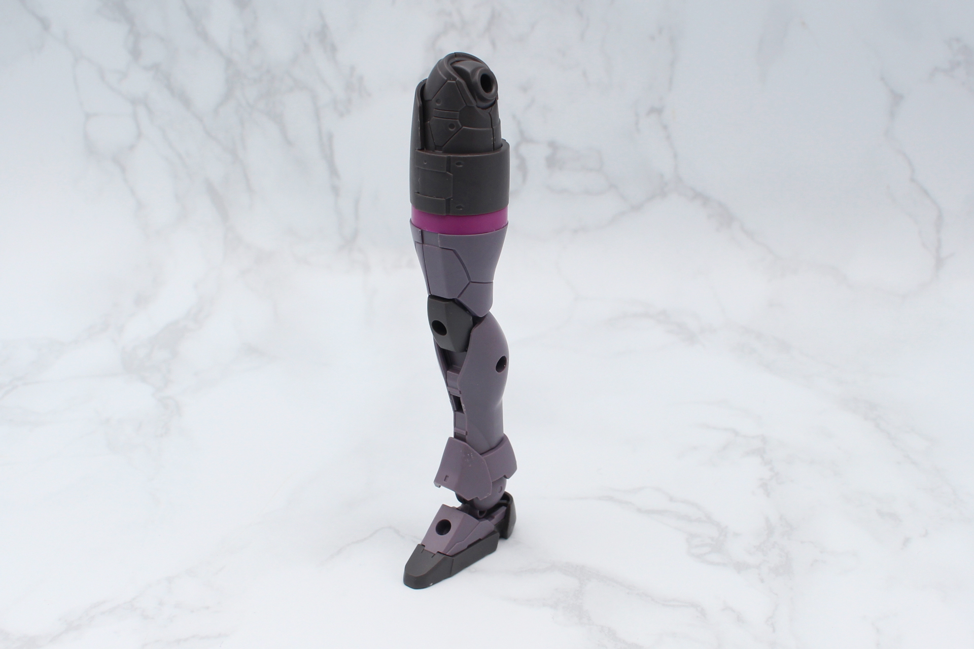 それぞれを組み付け、太ももにはリングを挟み込む