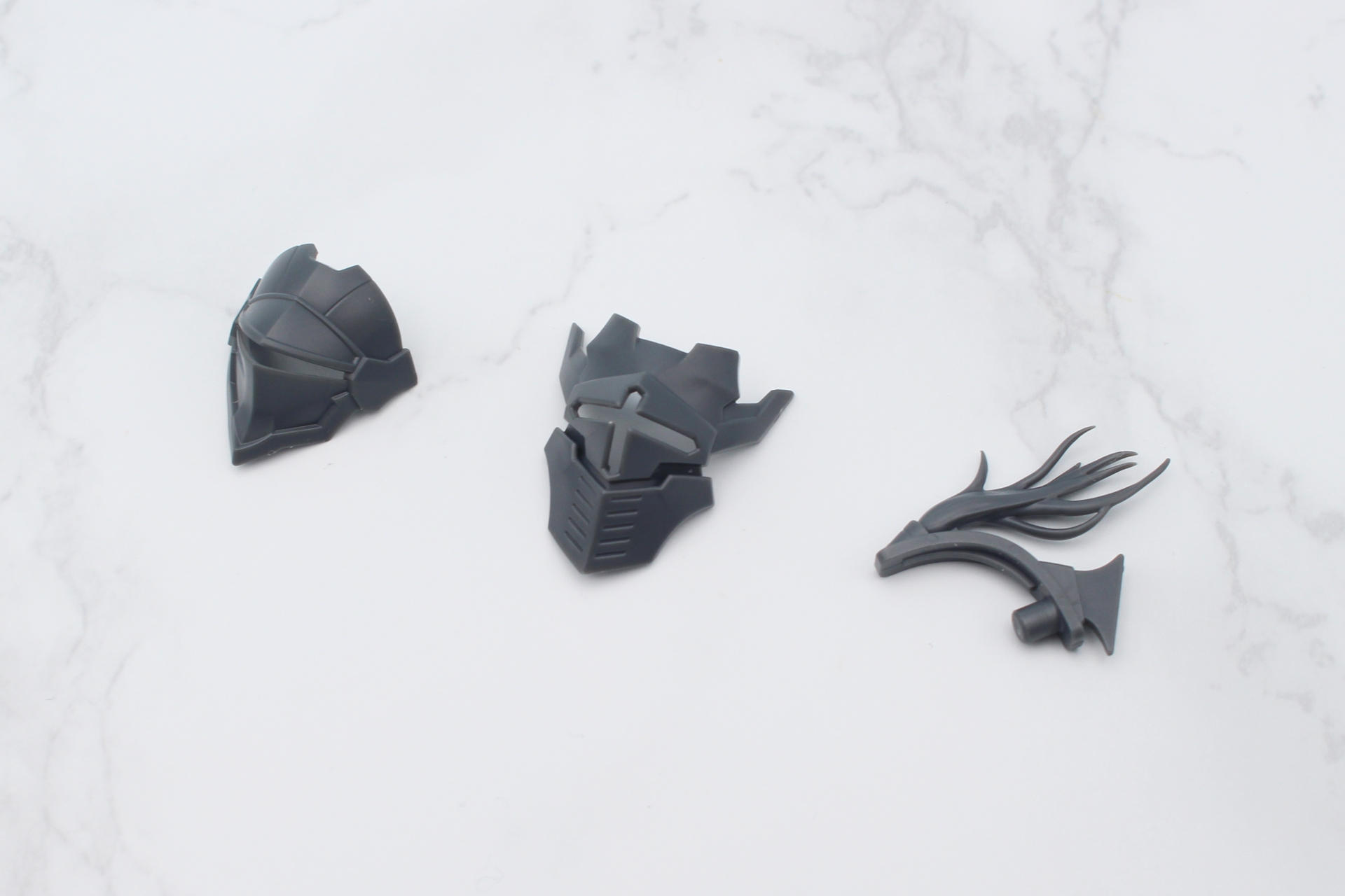 マスクと登頂部の飾り