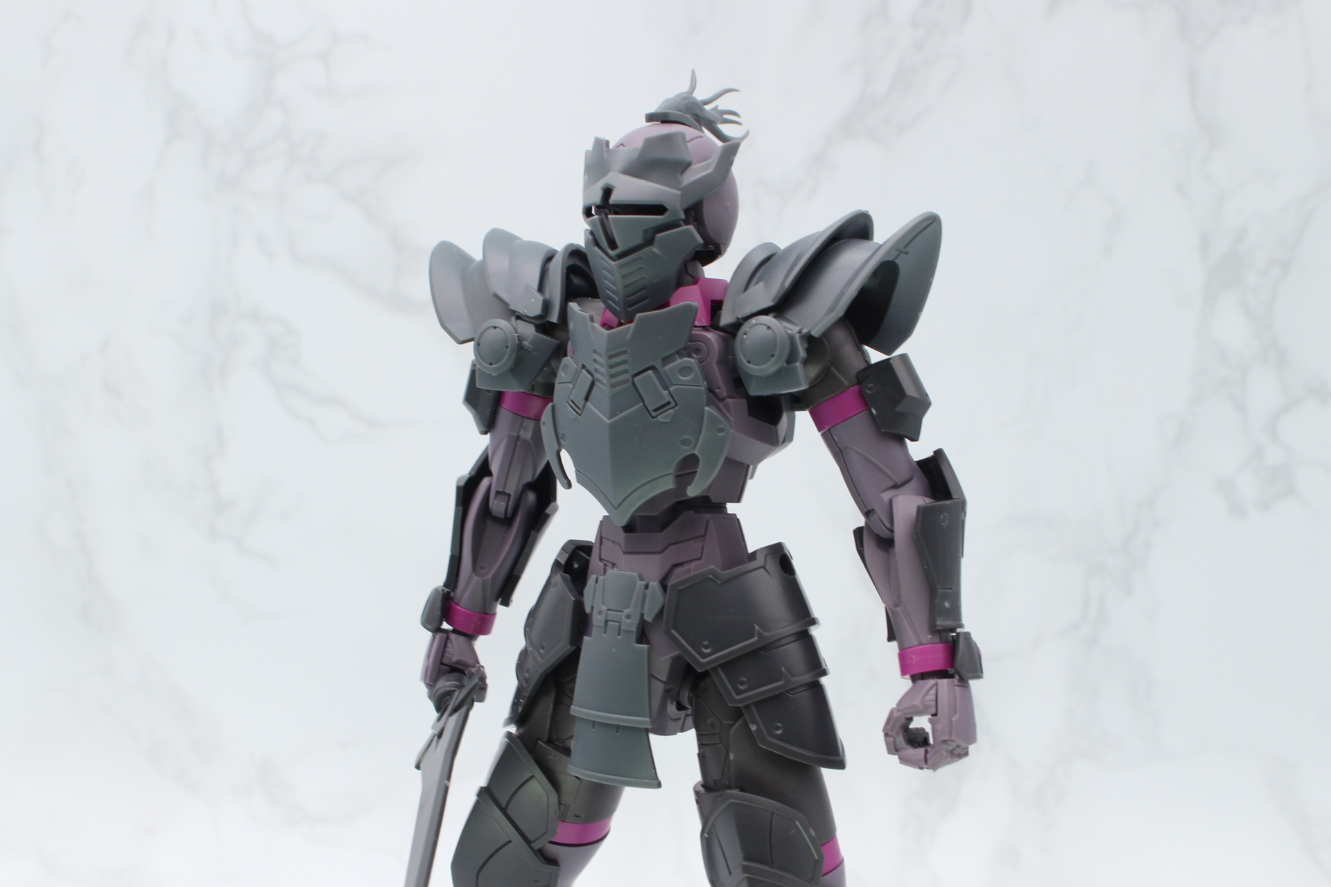 こちらはもう一方のアーマー一式を装備したもの